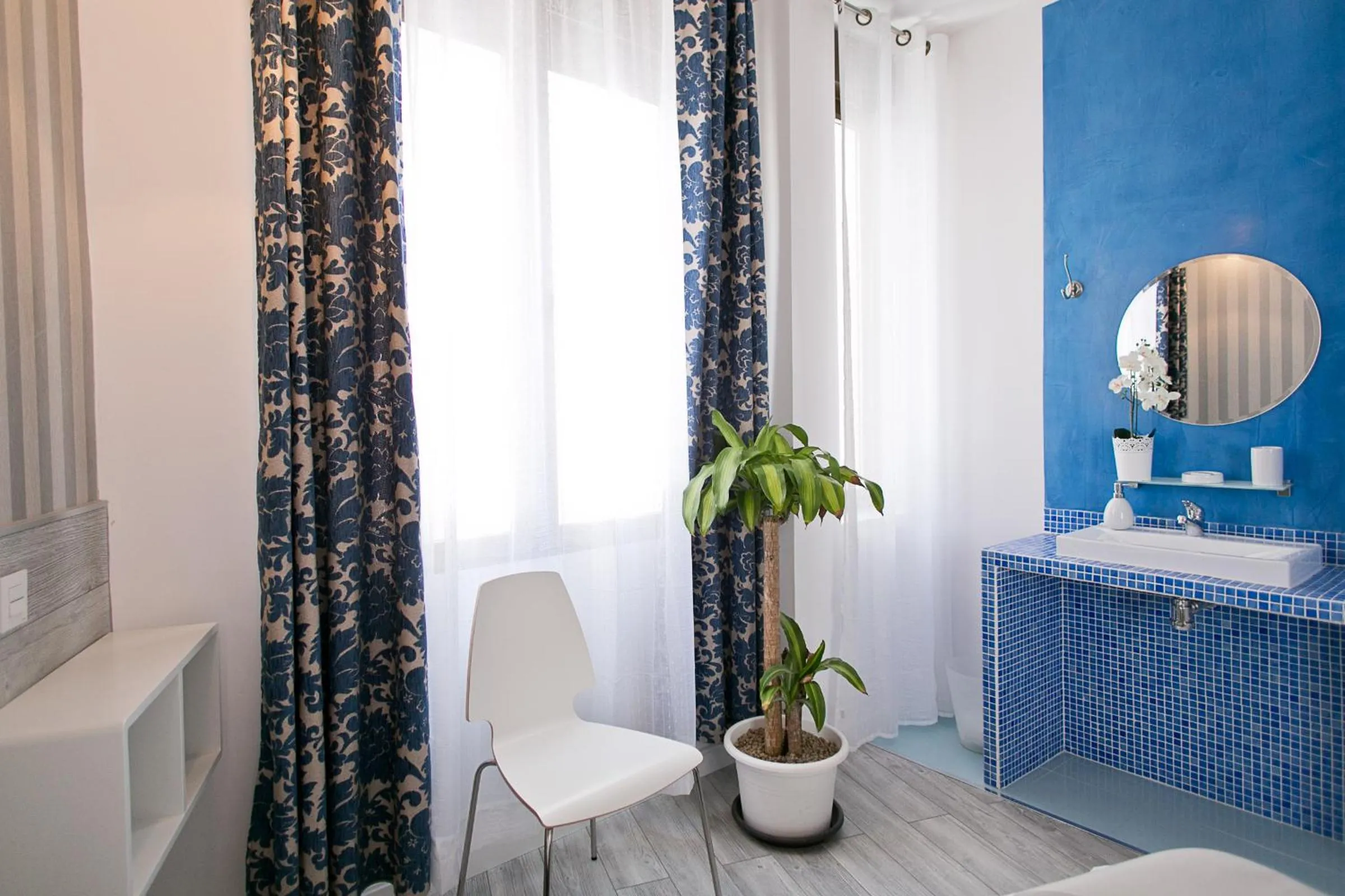 Decorative detail in Hostal Main Street Madrid