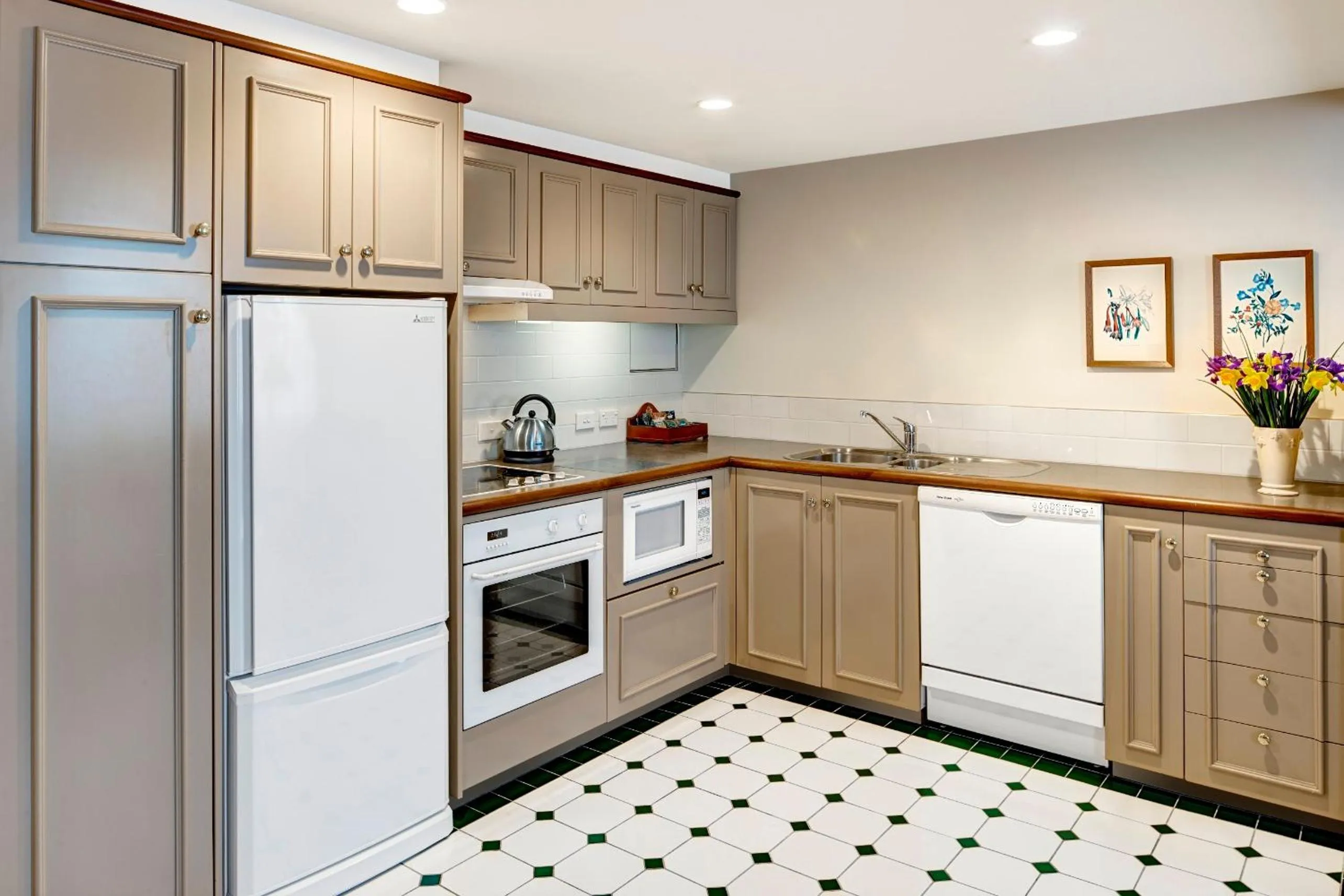 Kitchen or kitchenette in Adina Heritage Christchurch