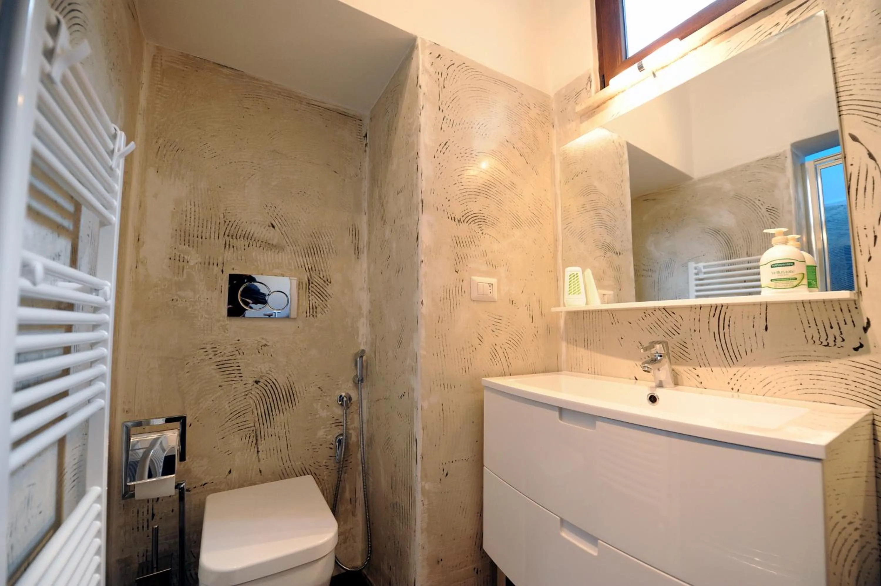 Bathroom in Azzurretta Guest House