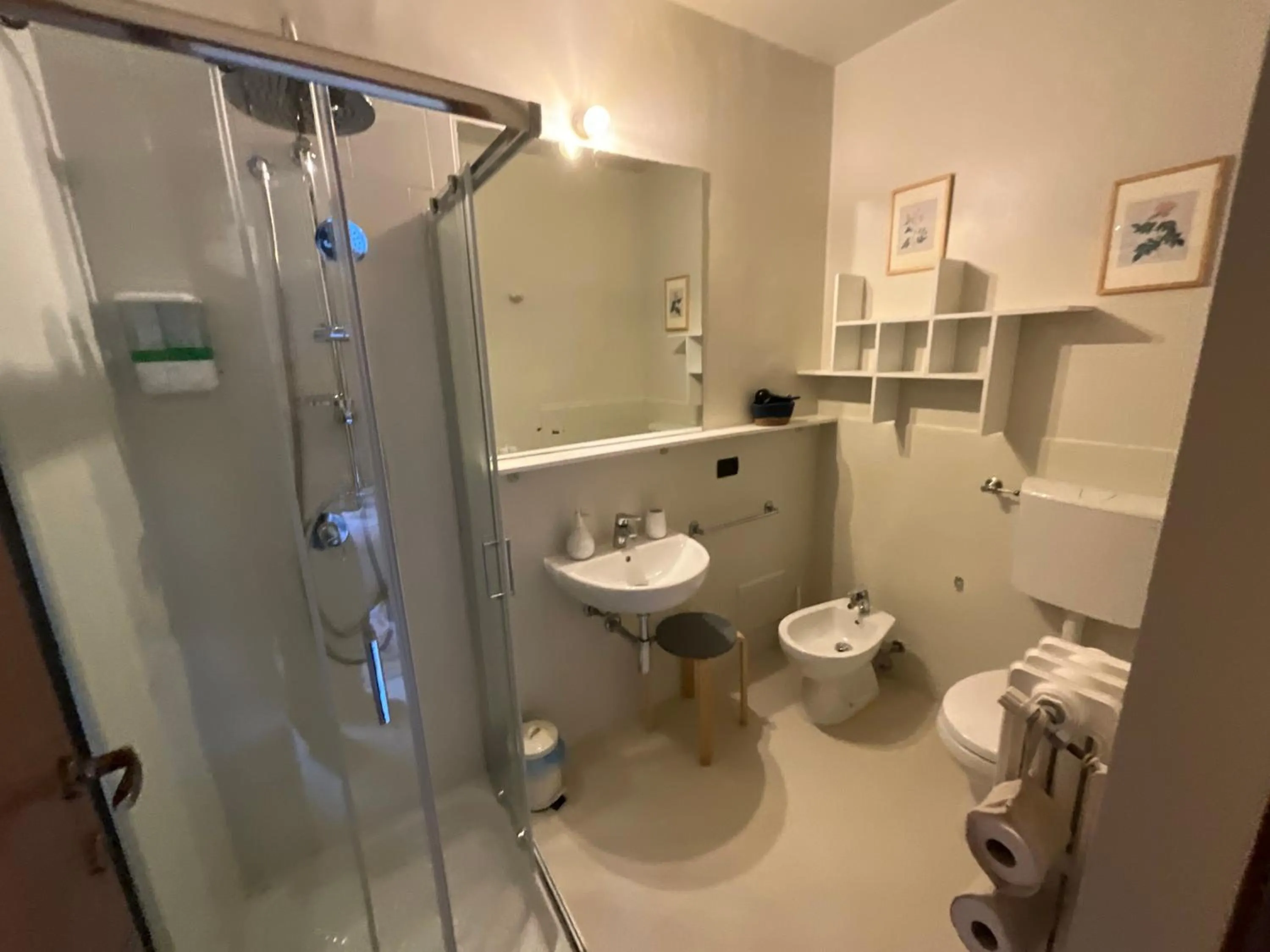 Shower in Azzurretta Guest House