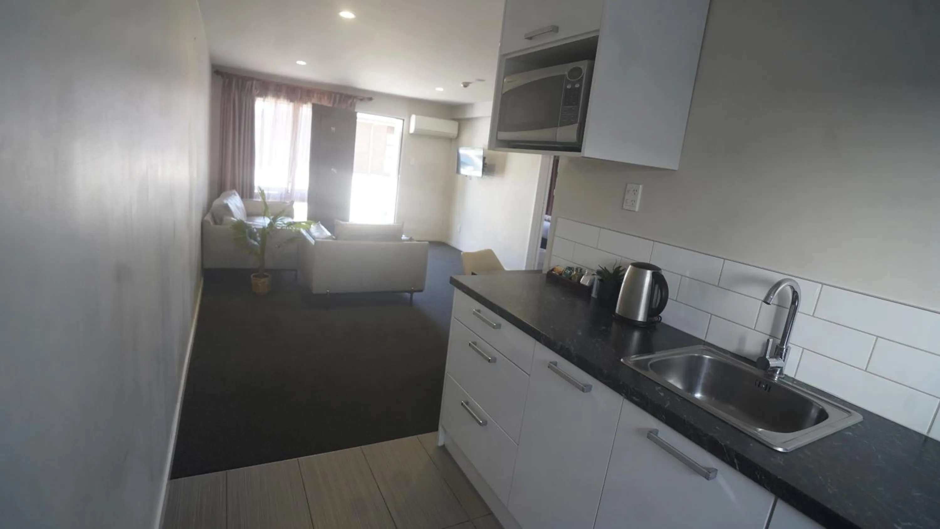 Coffee/tea facilities in Abbey Motor Lodge