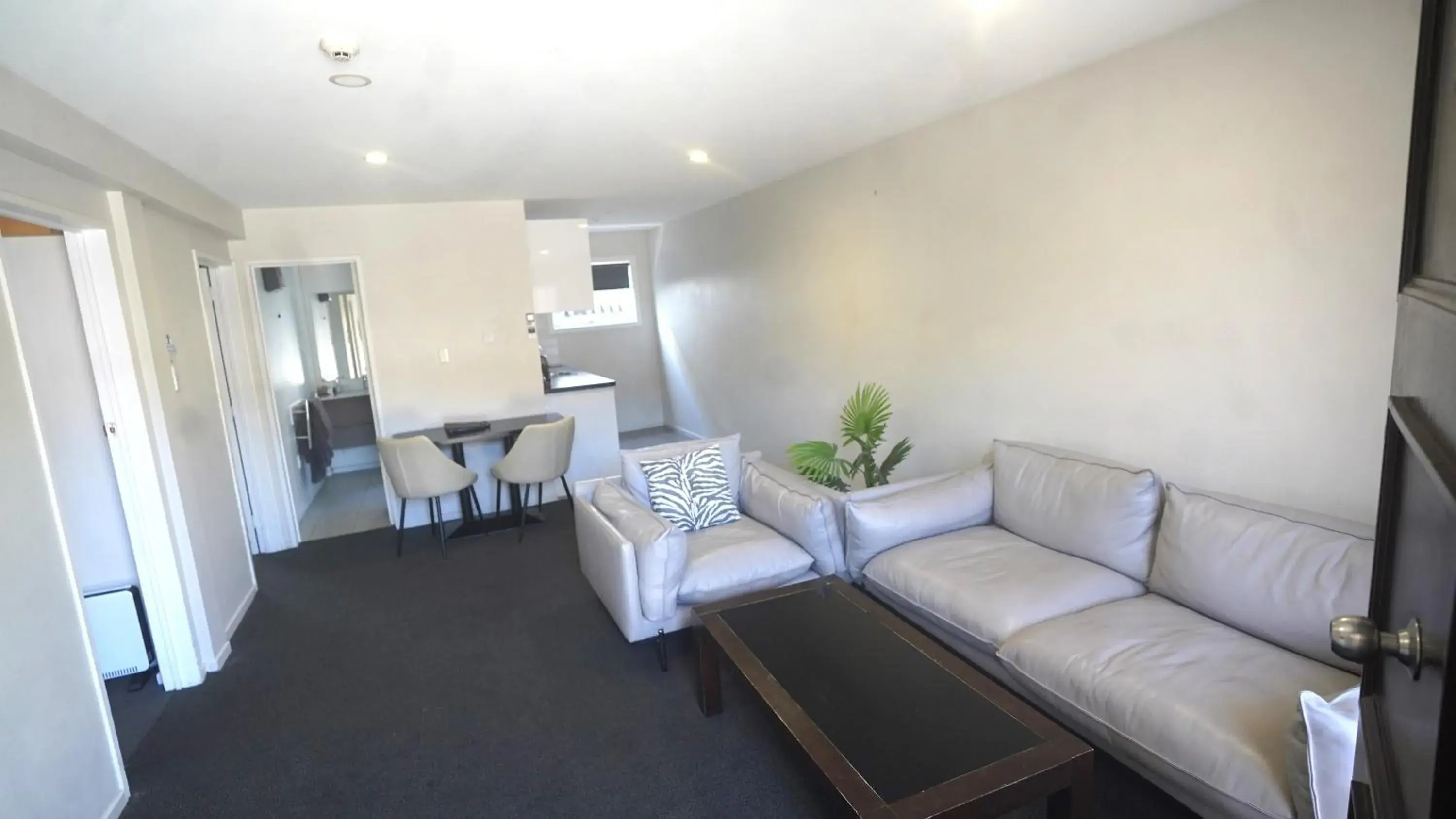 Two-Bedroom Apartment in Abbey Motor Lodge Two-Bedroom Apartment in Abbey Motor Lodge