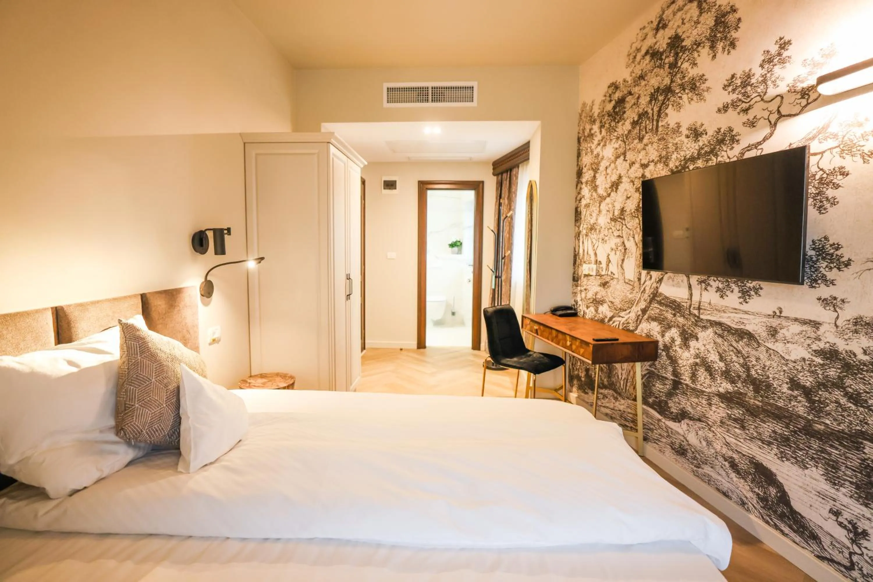 Bed in Pensiunea Nora