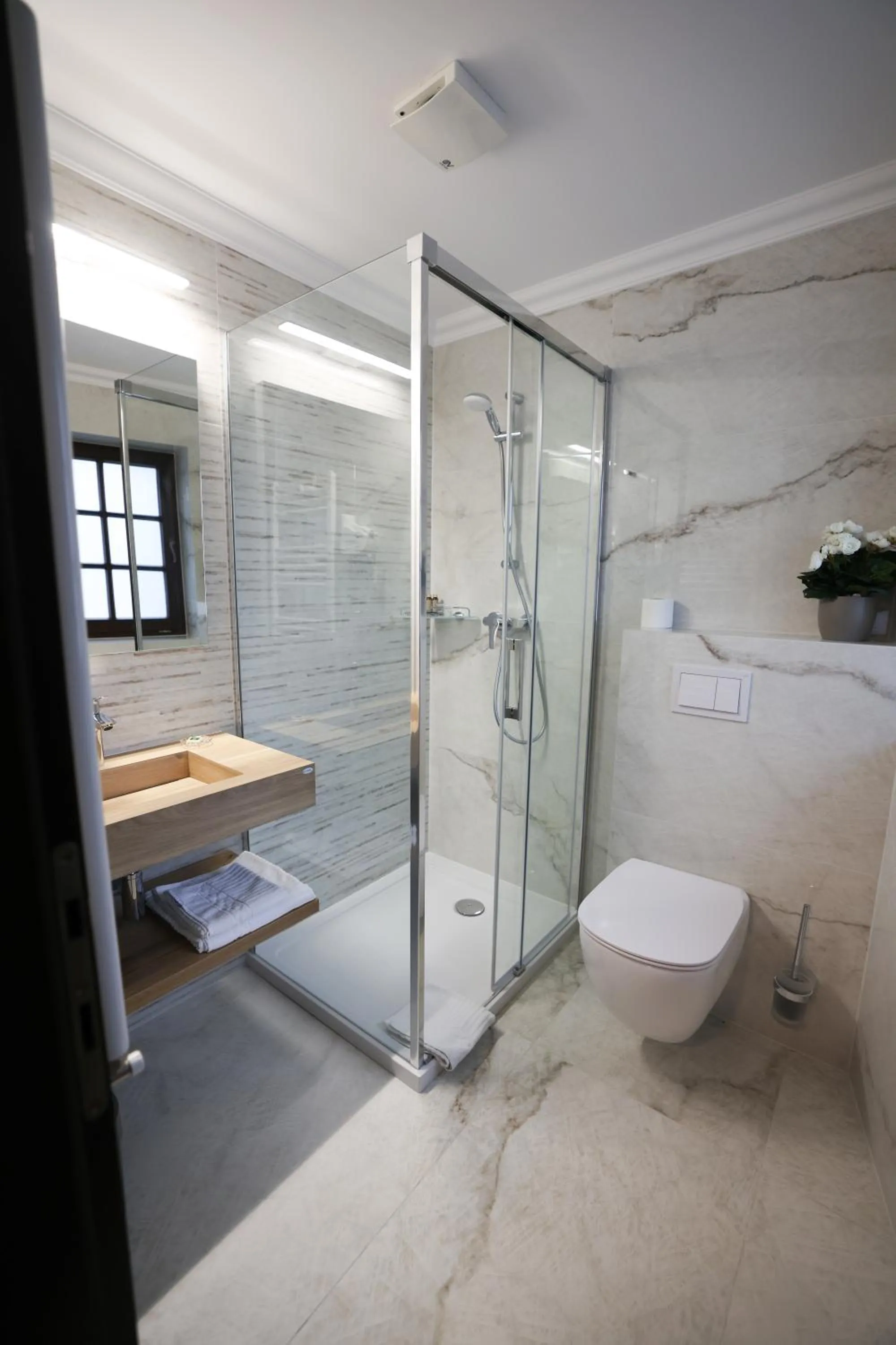 Bathroom in Pensiunea Nora