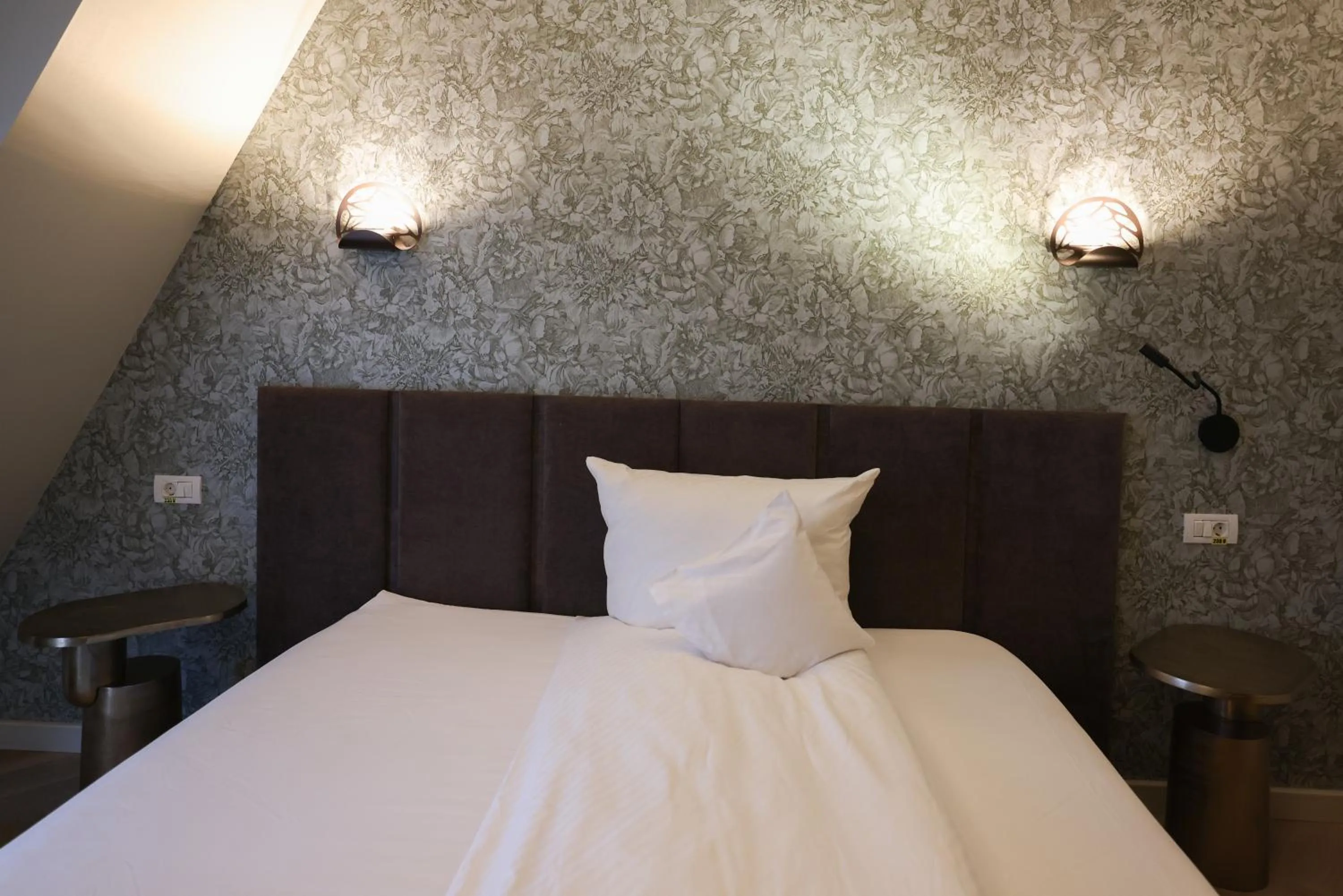 Bed in Pensiunea Nora