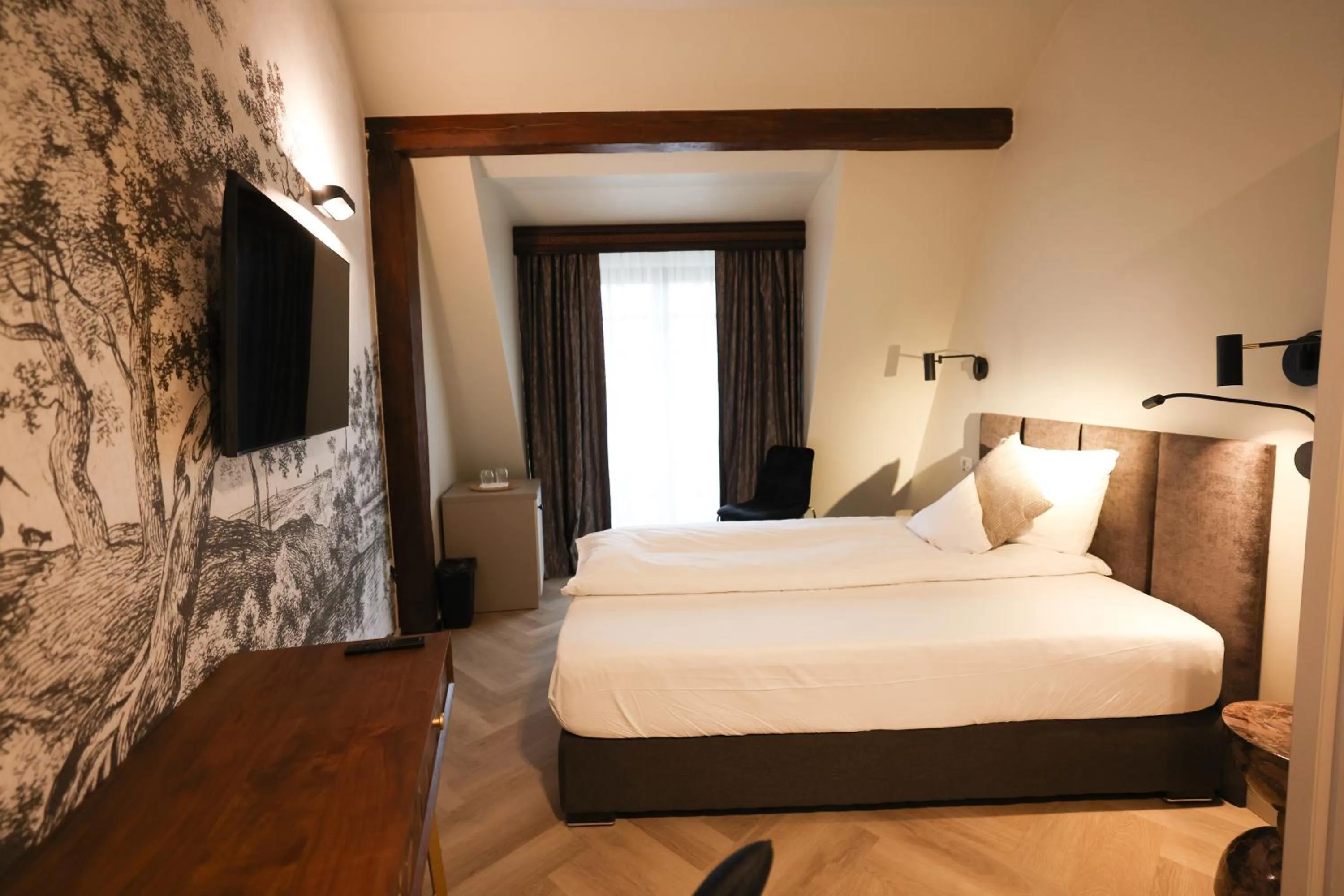 Bed in Pensiunea Nora