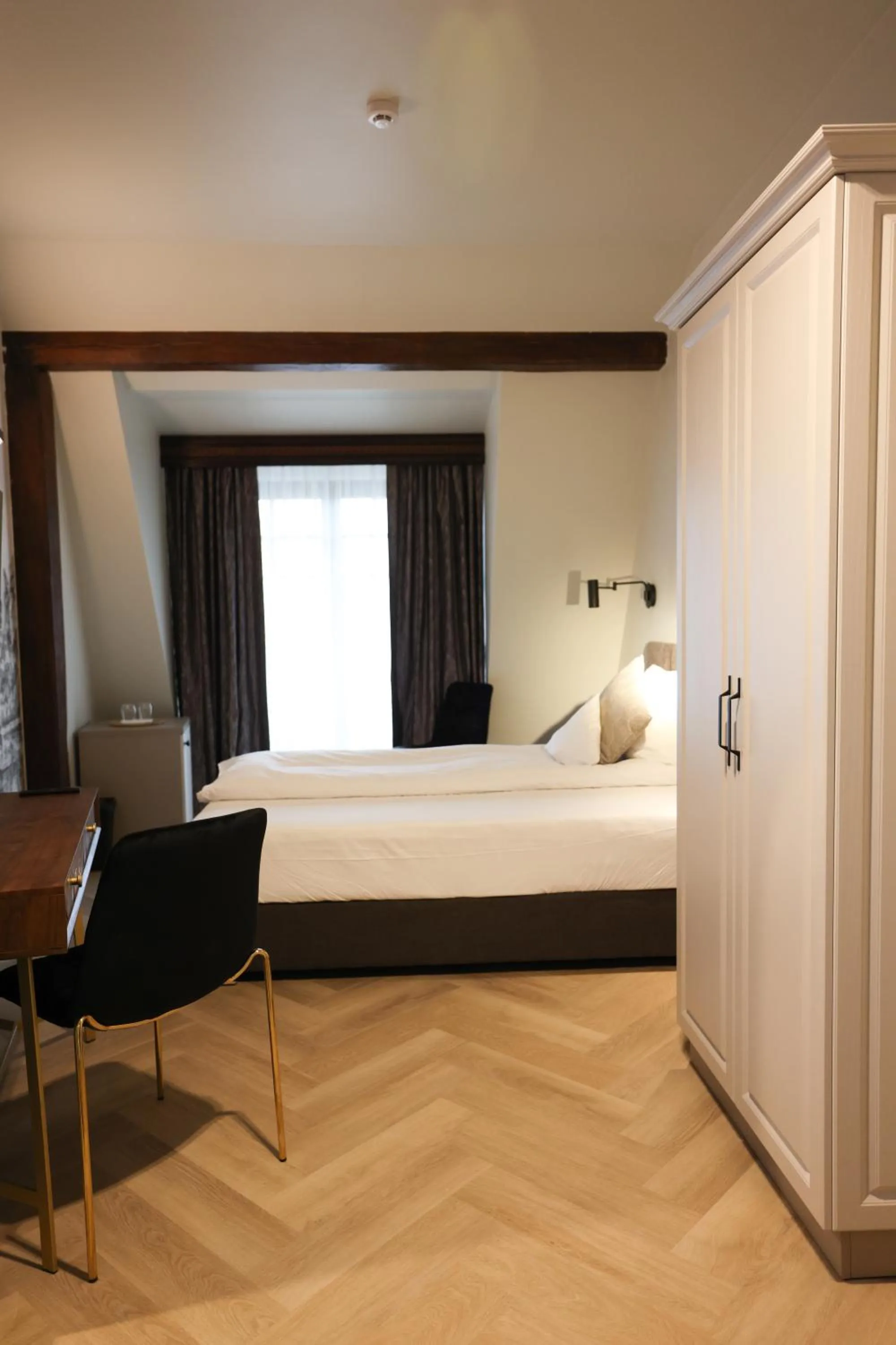 Bed in Pensiunea Nora