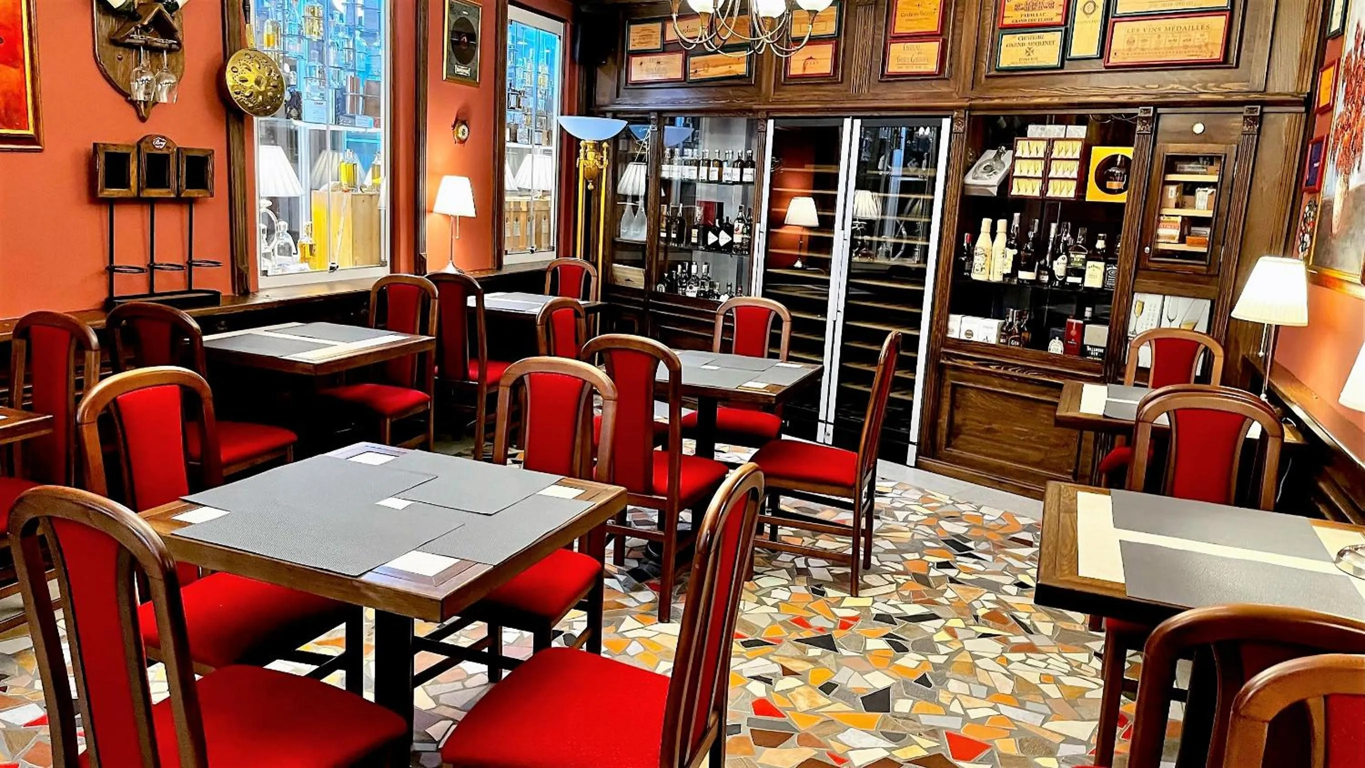 Restaurant/places to eat in Hotel Berg