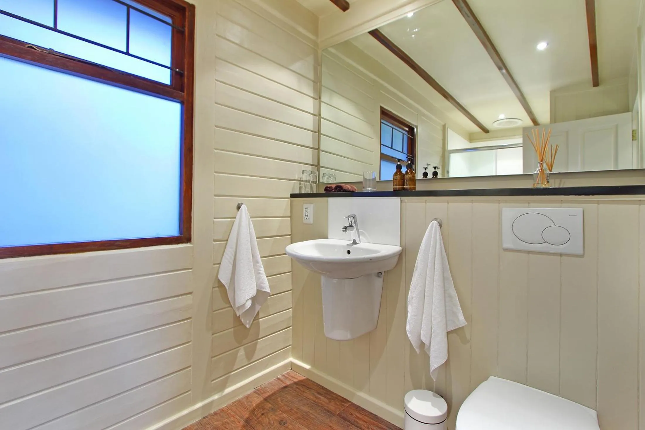 Toilet in Lalapanzi Lodge