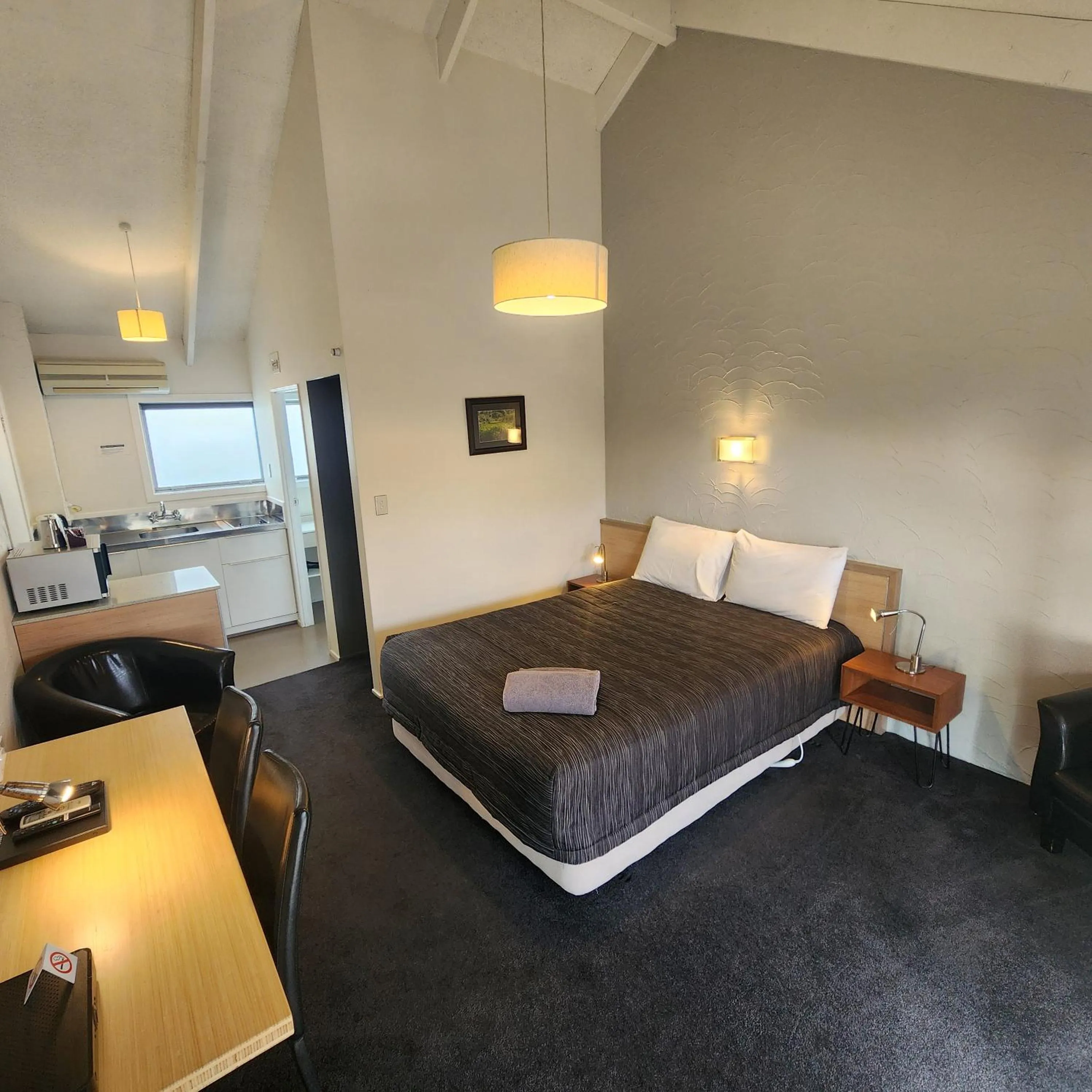 Bed in 16 Northgate Motor Lodge