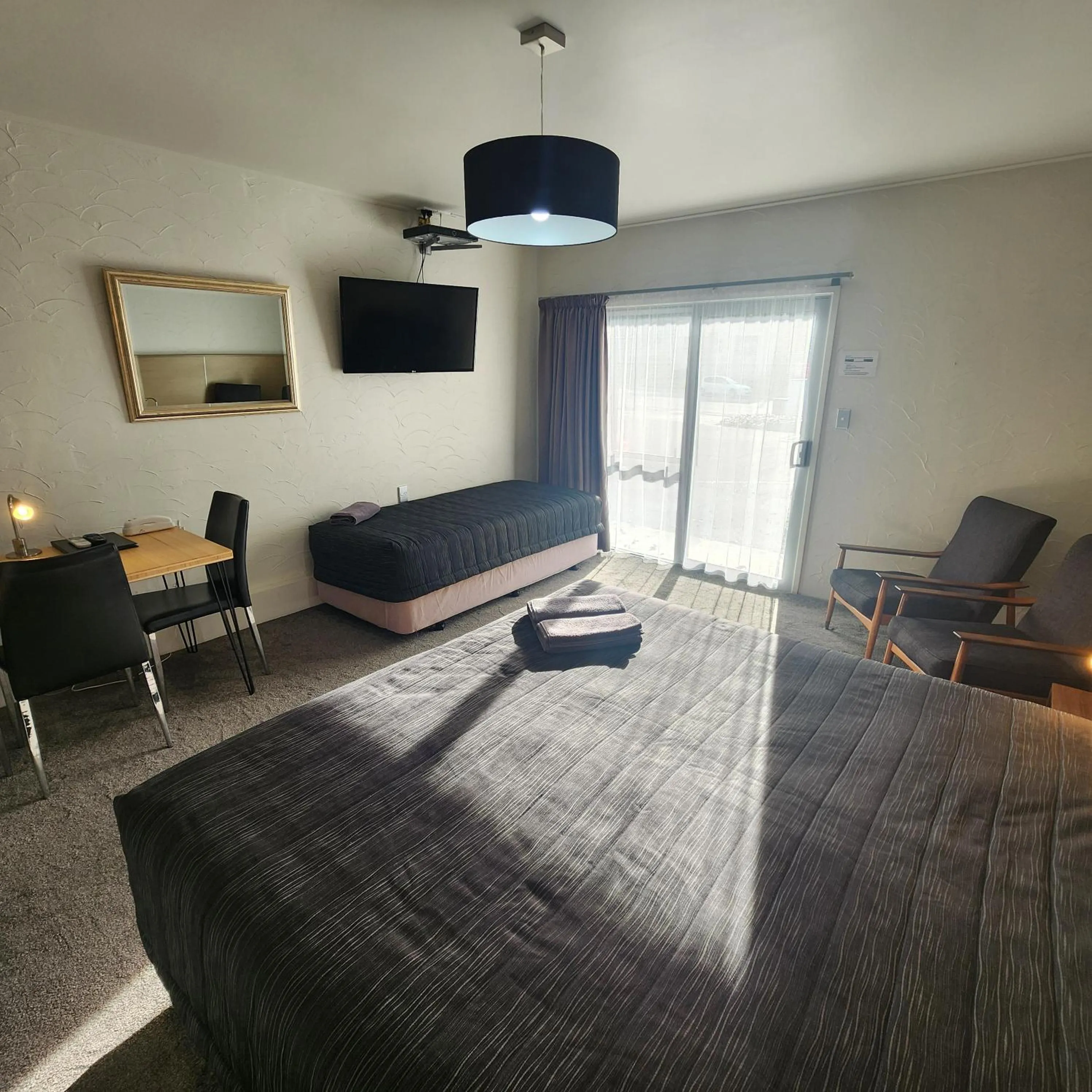 Bed in 16 Northgate Motor Lodge