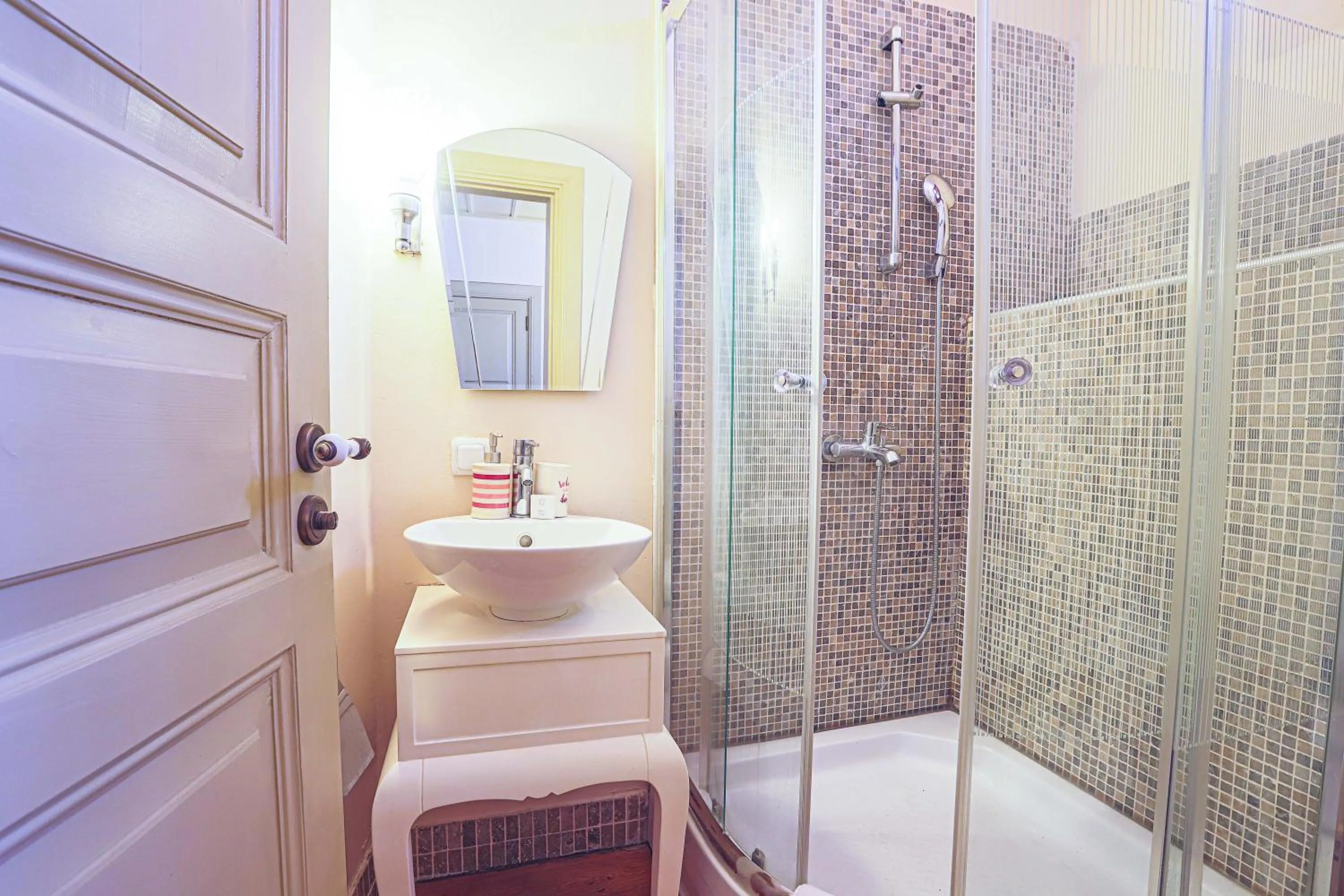 Bathroom in Macaron Konagi