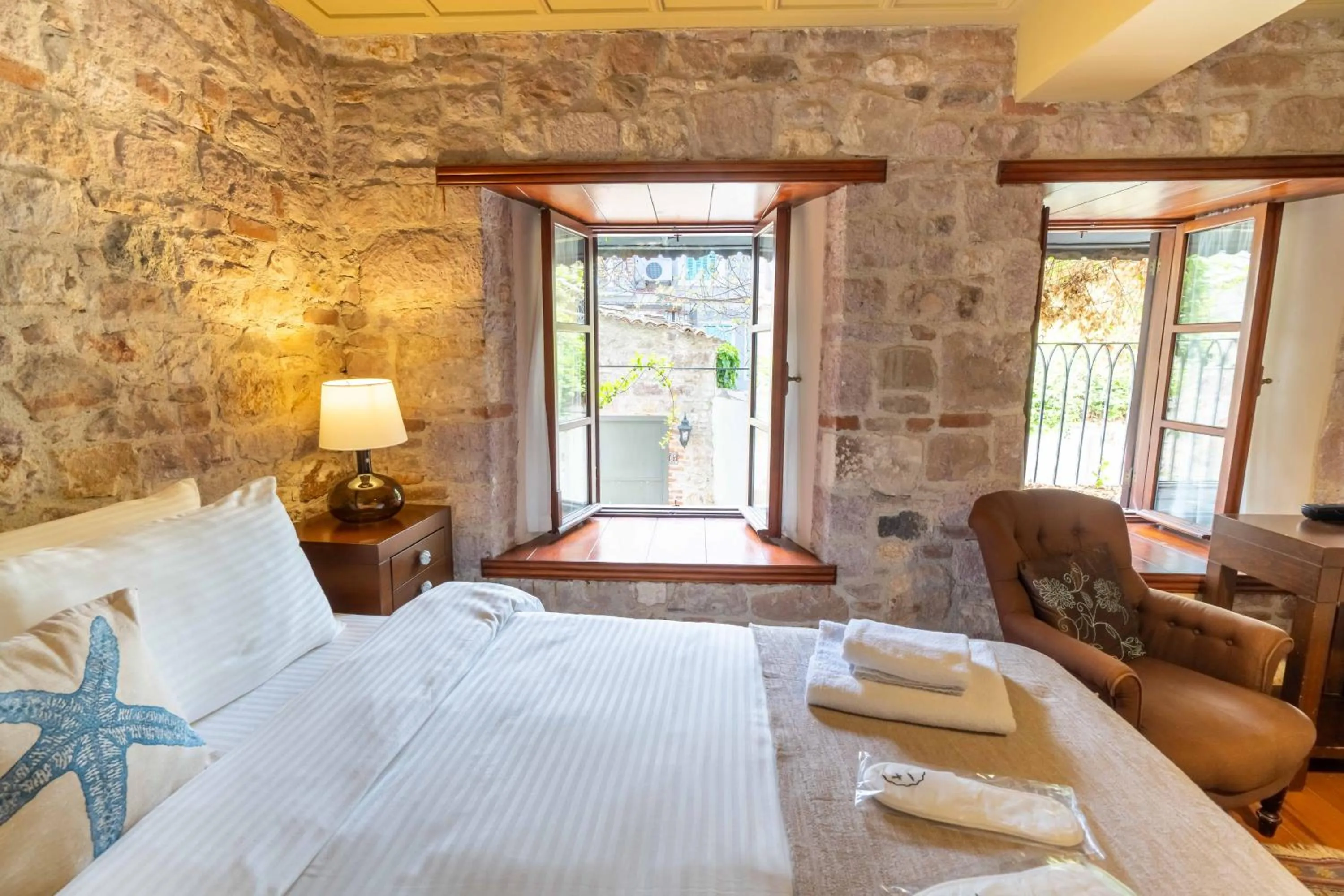 Bed in Macaron Konagi