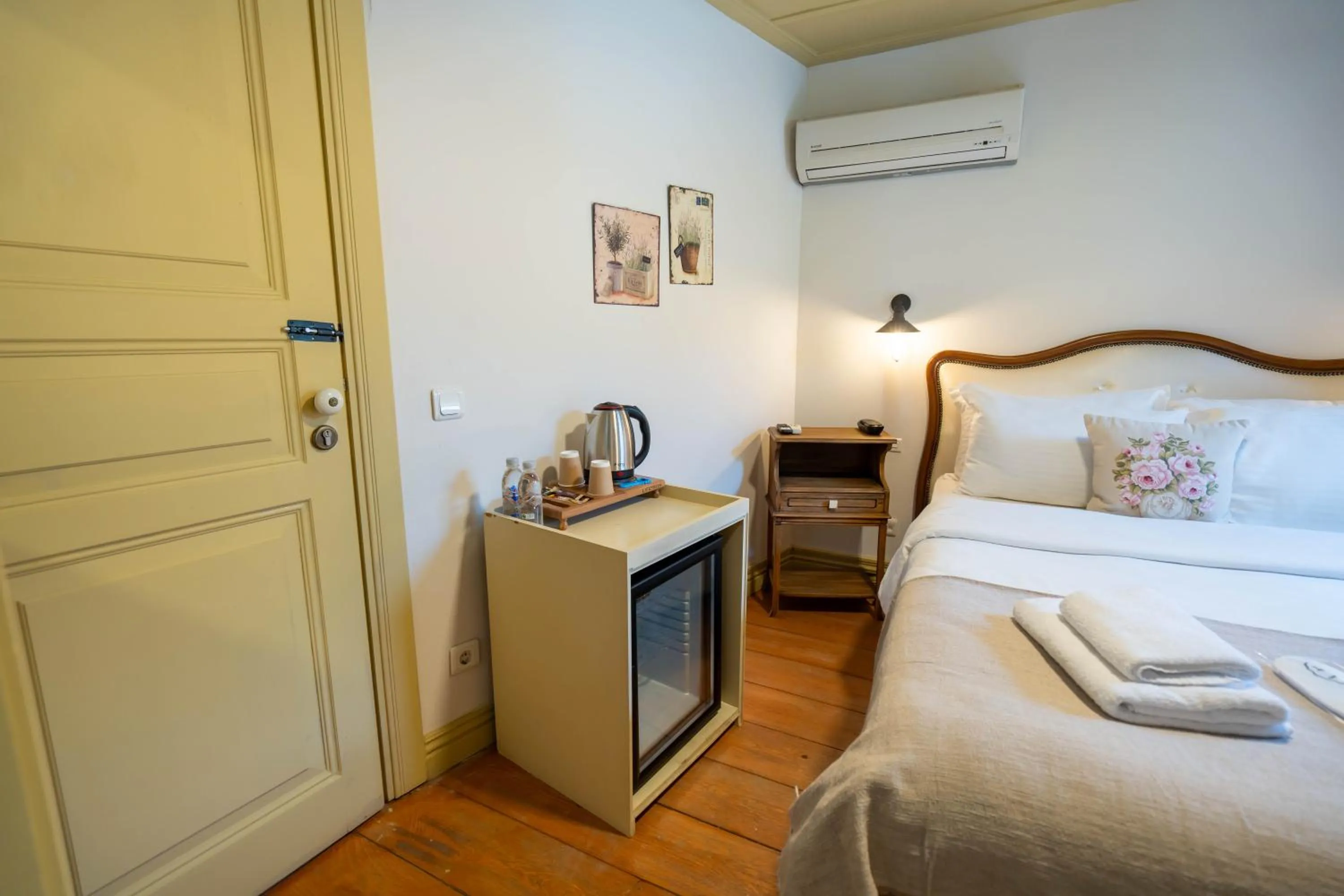 Bedroom in Macaron Konagi