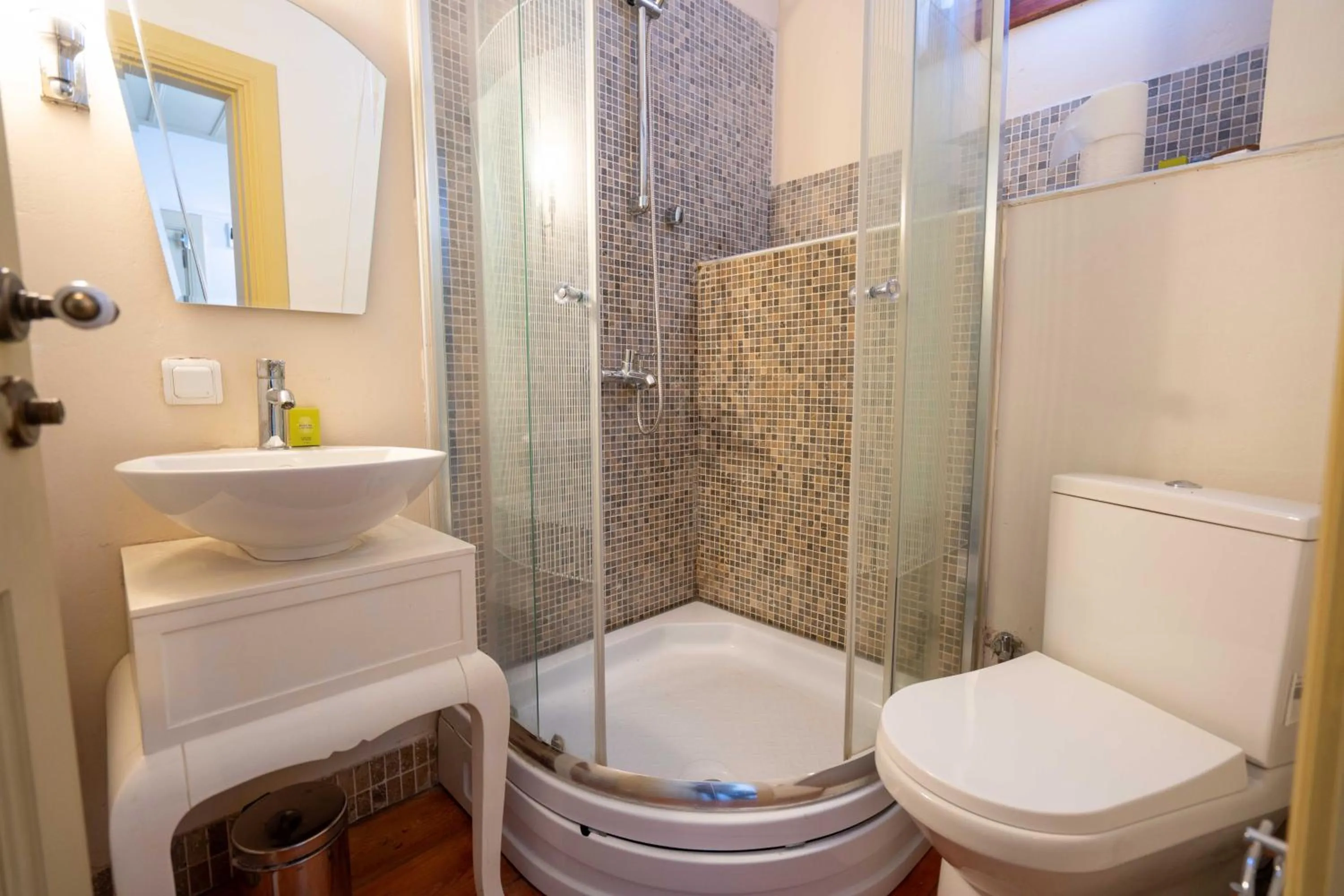 Bathroom in Macaron Konagi