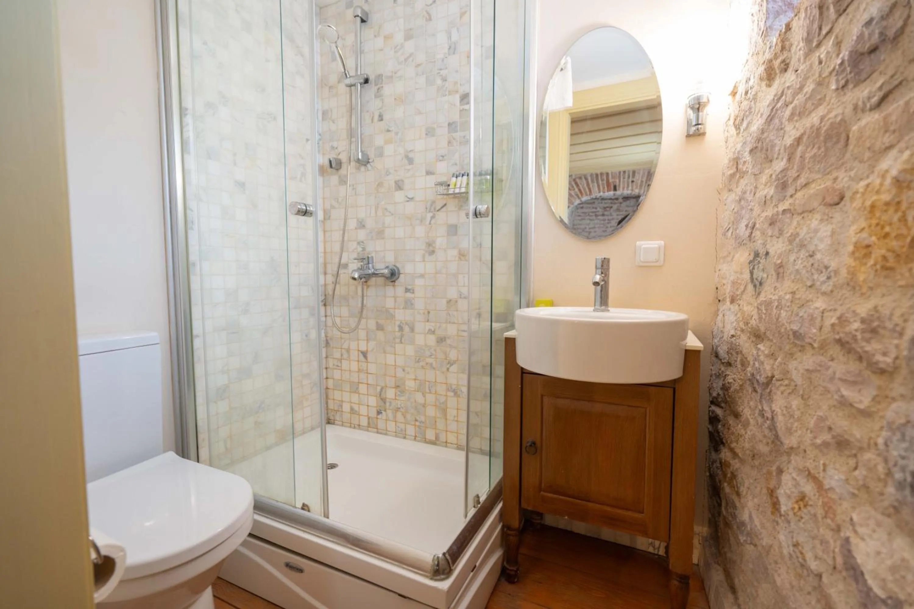 Bathroom in Macaron Konagi