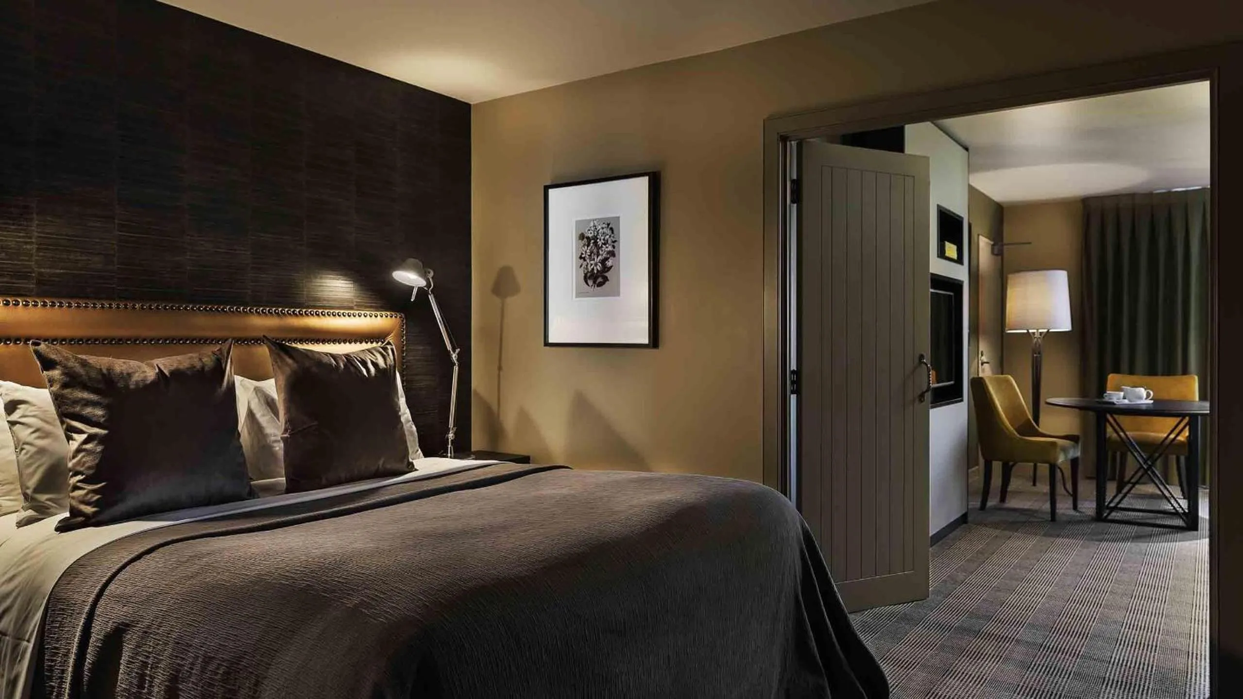 Photo of the whole room, Bed in Hotel St Moritz, Queenstown - MGallery Collection