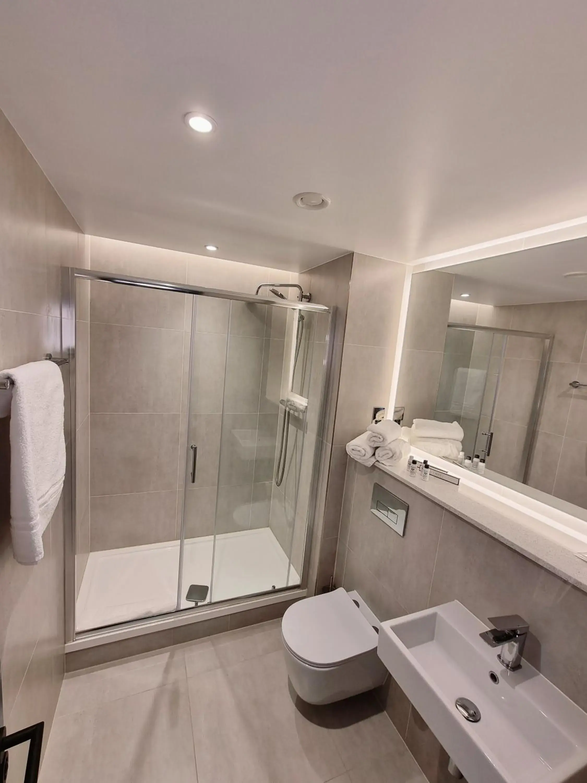 Standard Triple Studio in Axiom Park Hotel Standard Triple Studio in Axiom Park Hotel