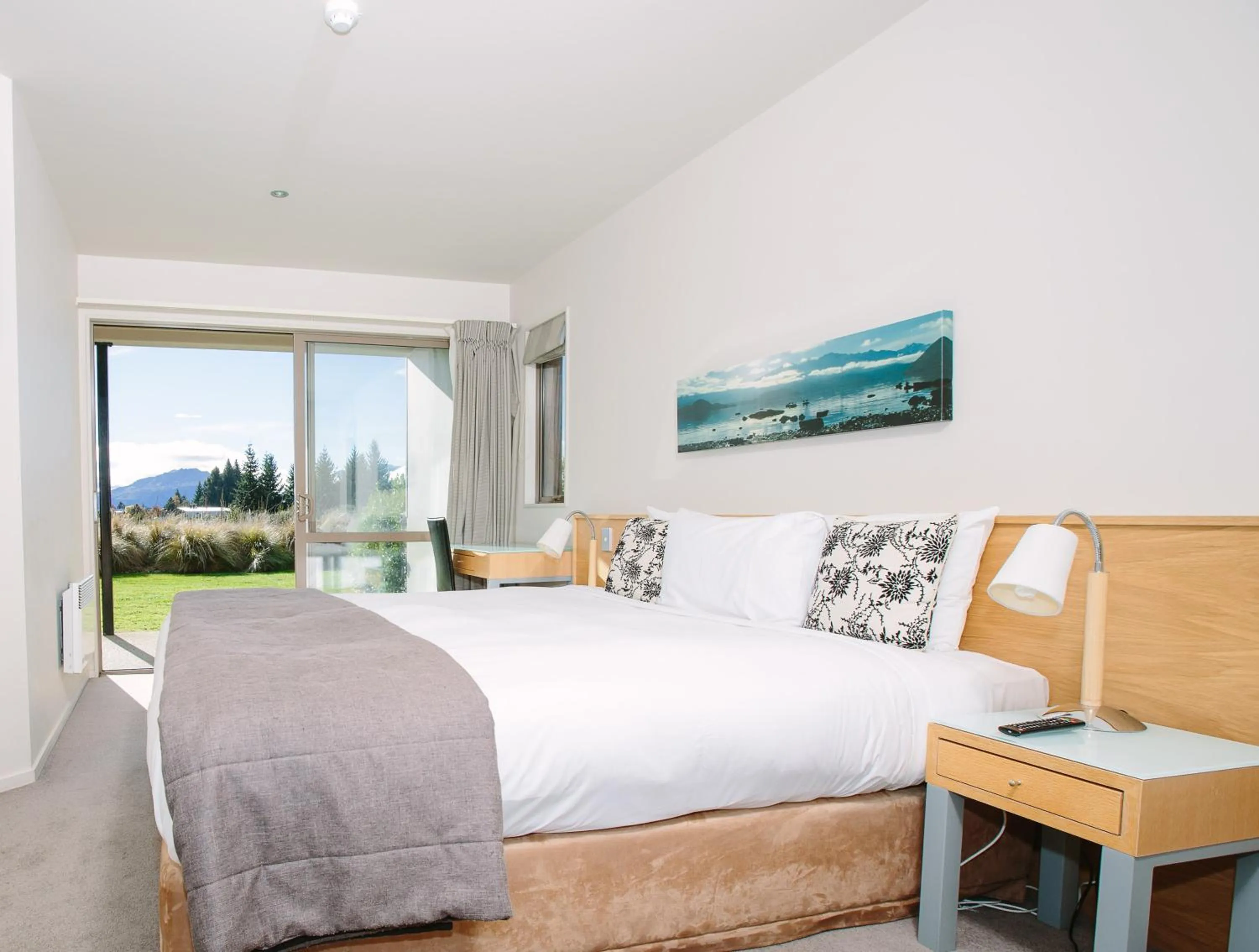 Bed in Oakridge Resort Lake Wanaka