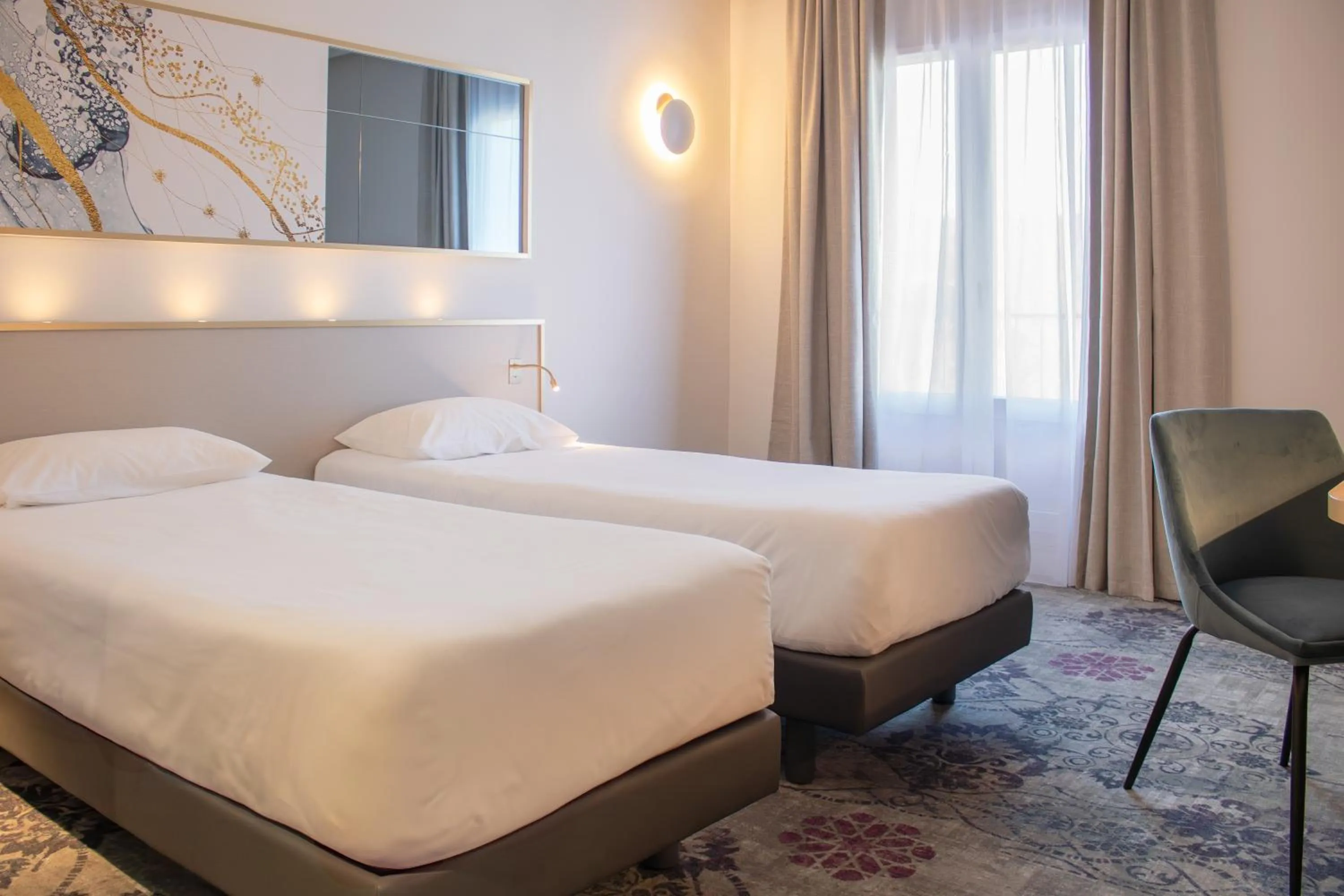 Bedroom, Bed in Brit Hotel Cahors - Le Valentré