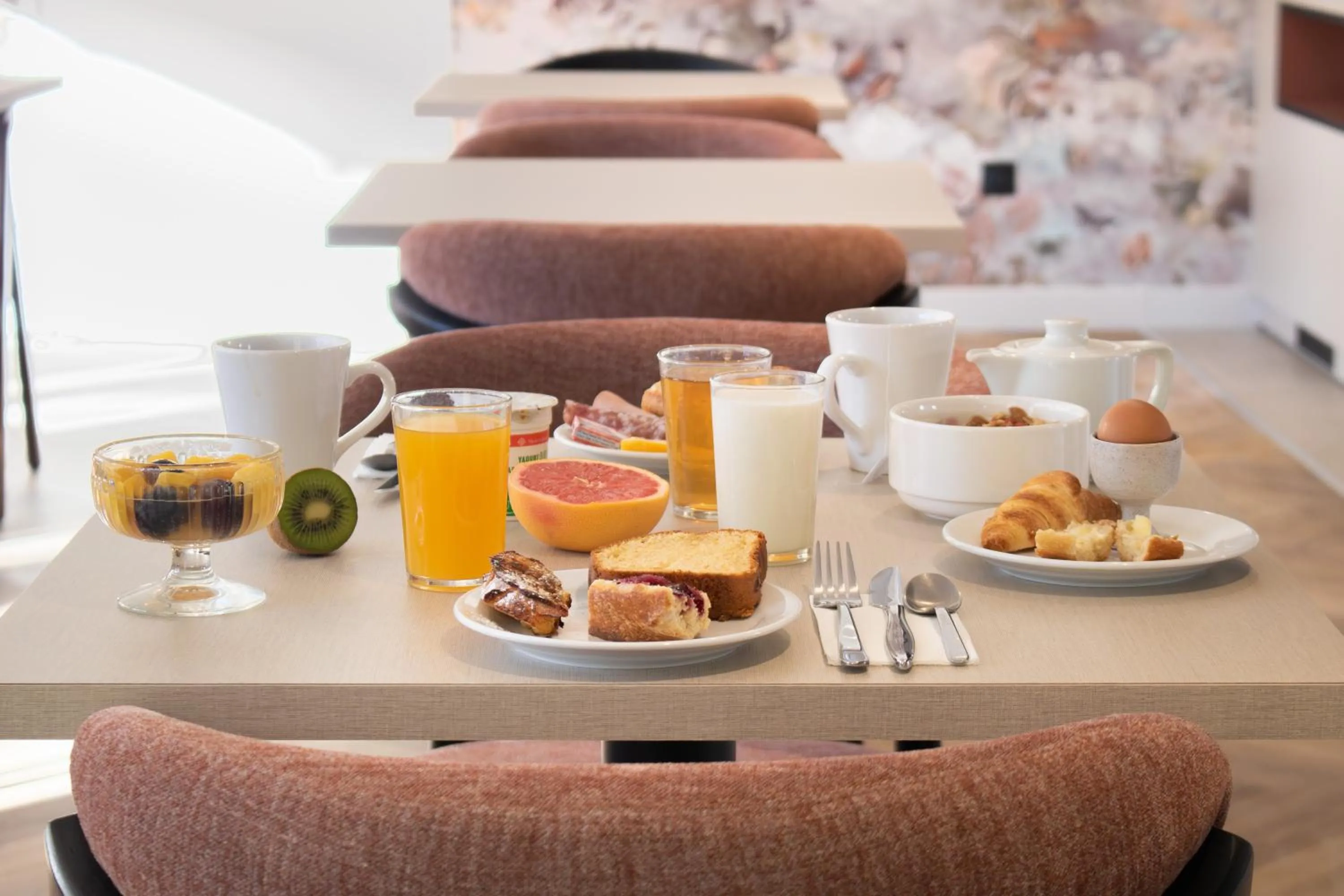 Breakfast in Brit Hotel Cahors - Le Valentré