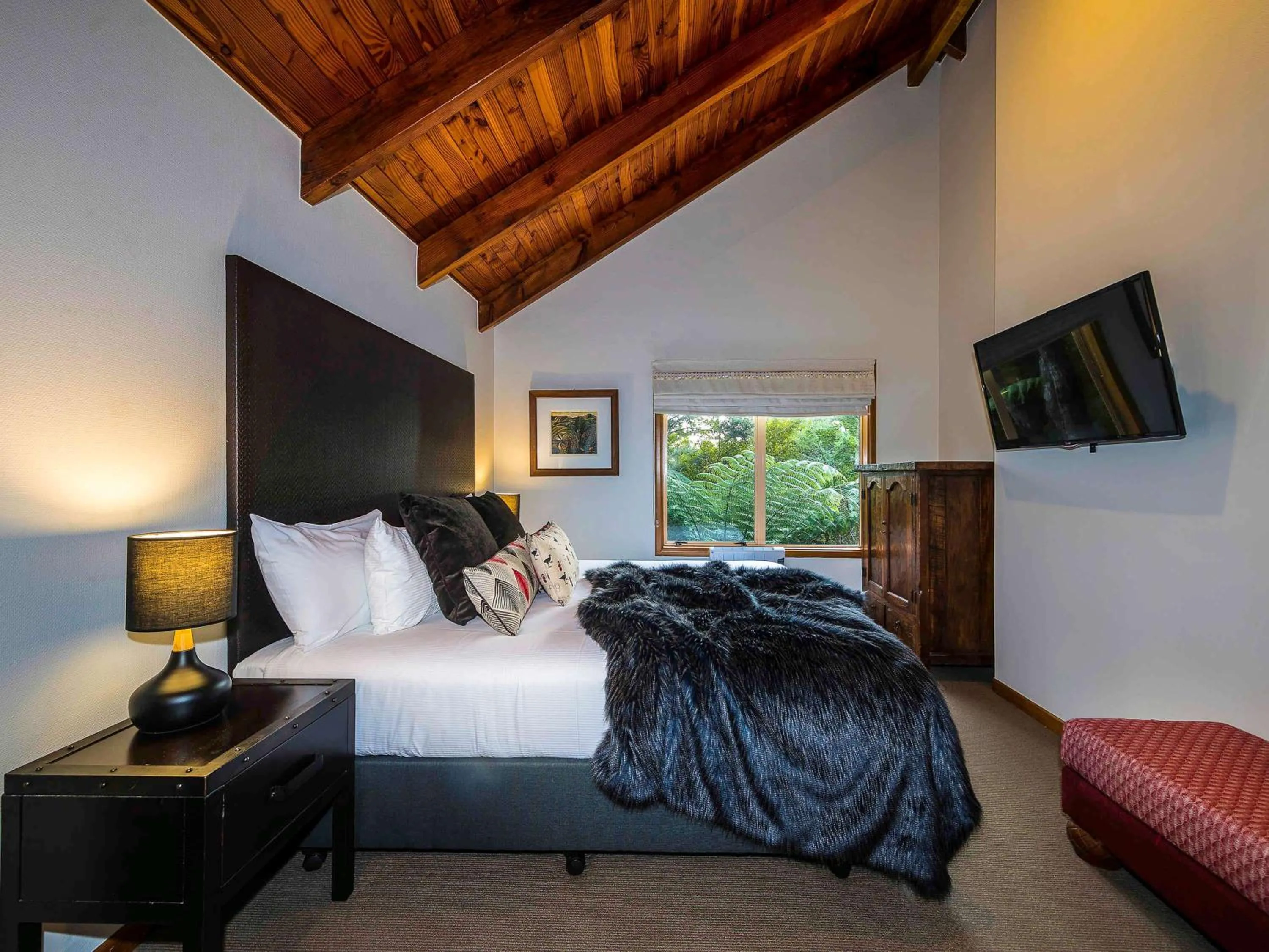 Photo of the whole room, Bed in Grand Mercure Puka Park Resort