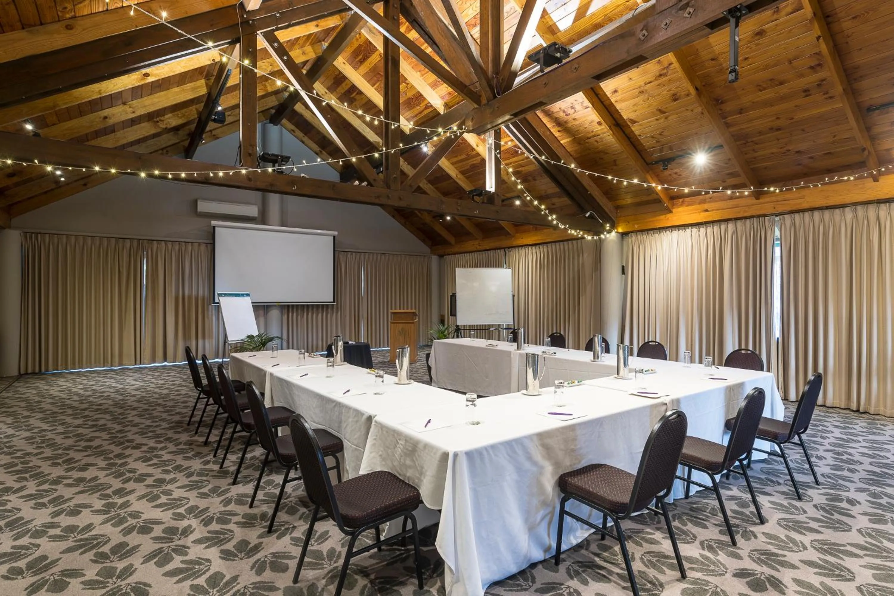 Banquet/Function facilities in Grand Mercure Puka Park Resort