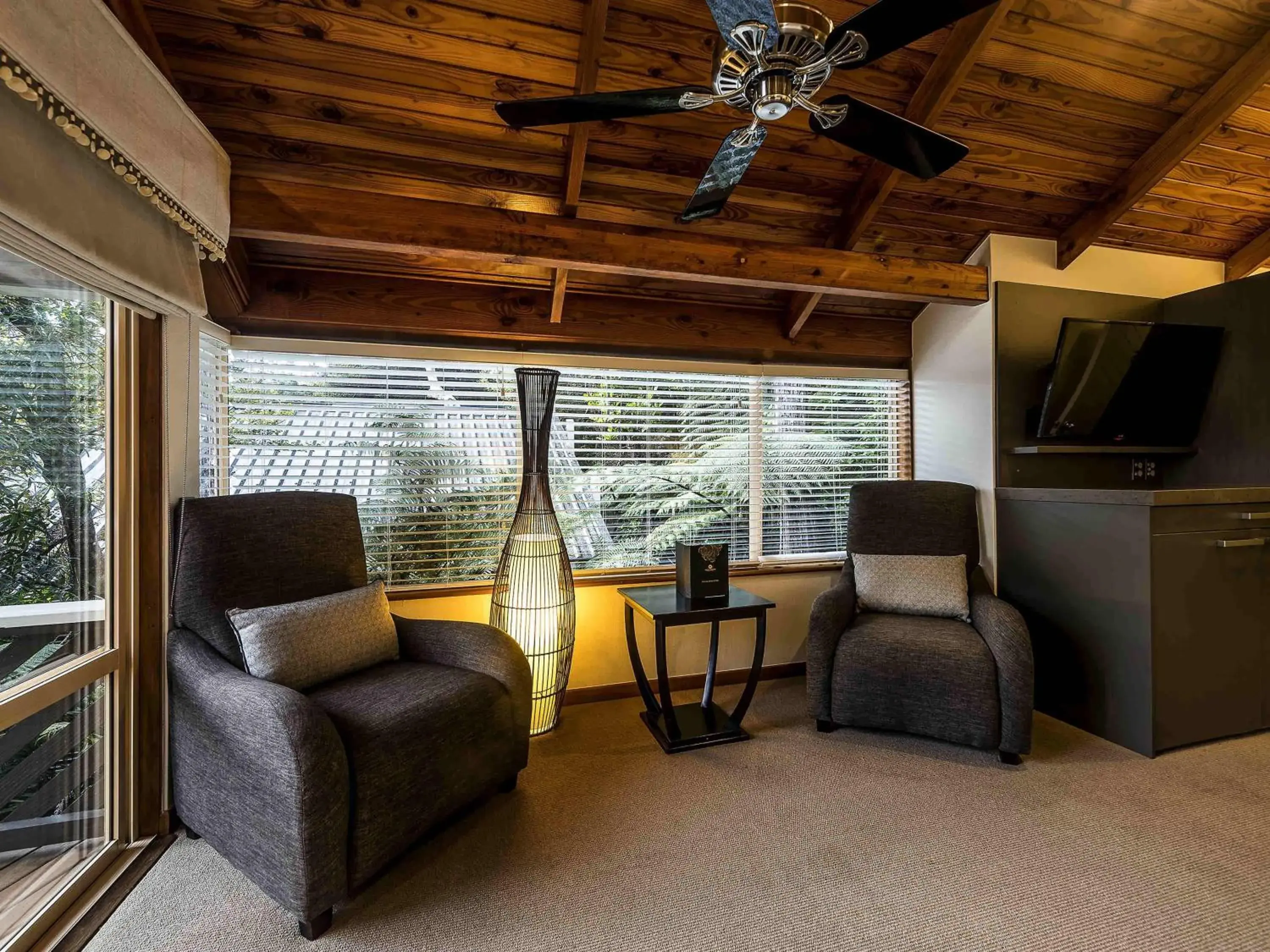 Standard King Room in Grand Mercure Puka Park Resort Standard King Room in Grand Mercure Puka Park Resort