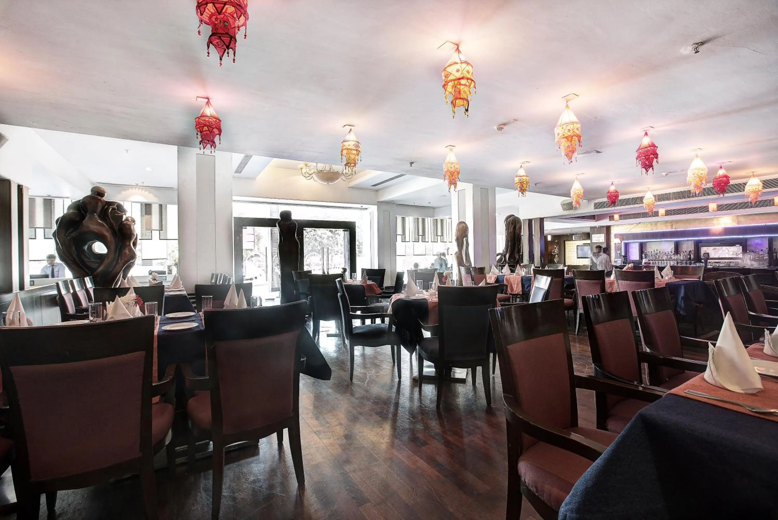 Restaurant/places to eat in Western Court Panchkula