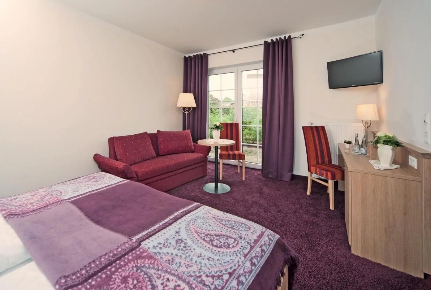 Bedroom, Bed in Hotel Restaurant Zum Heidekrug