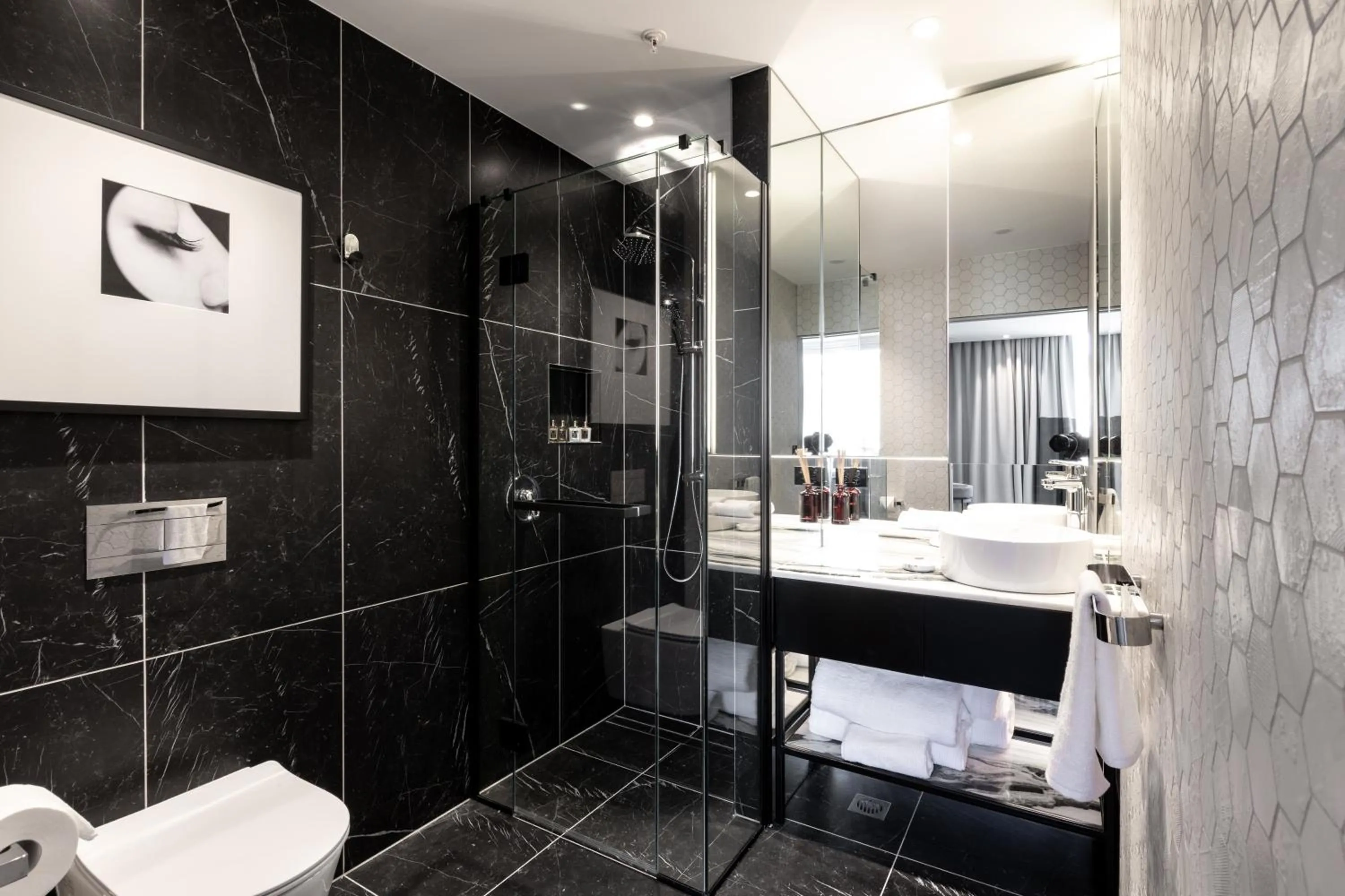 Shower in Fable Dunedin