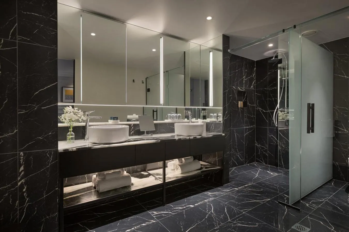 Shower in Fable Dunedin