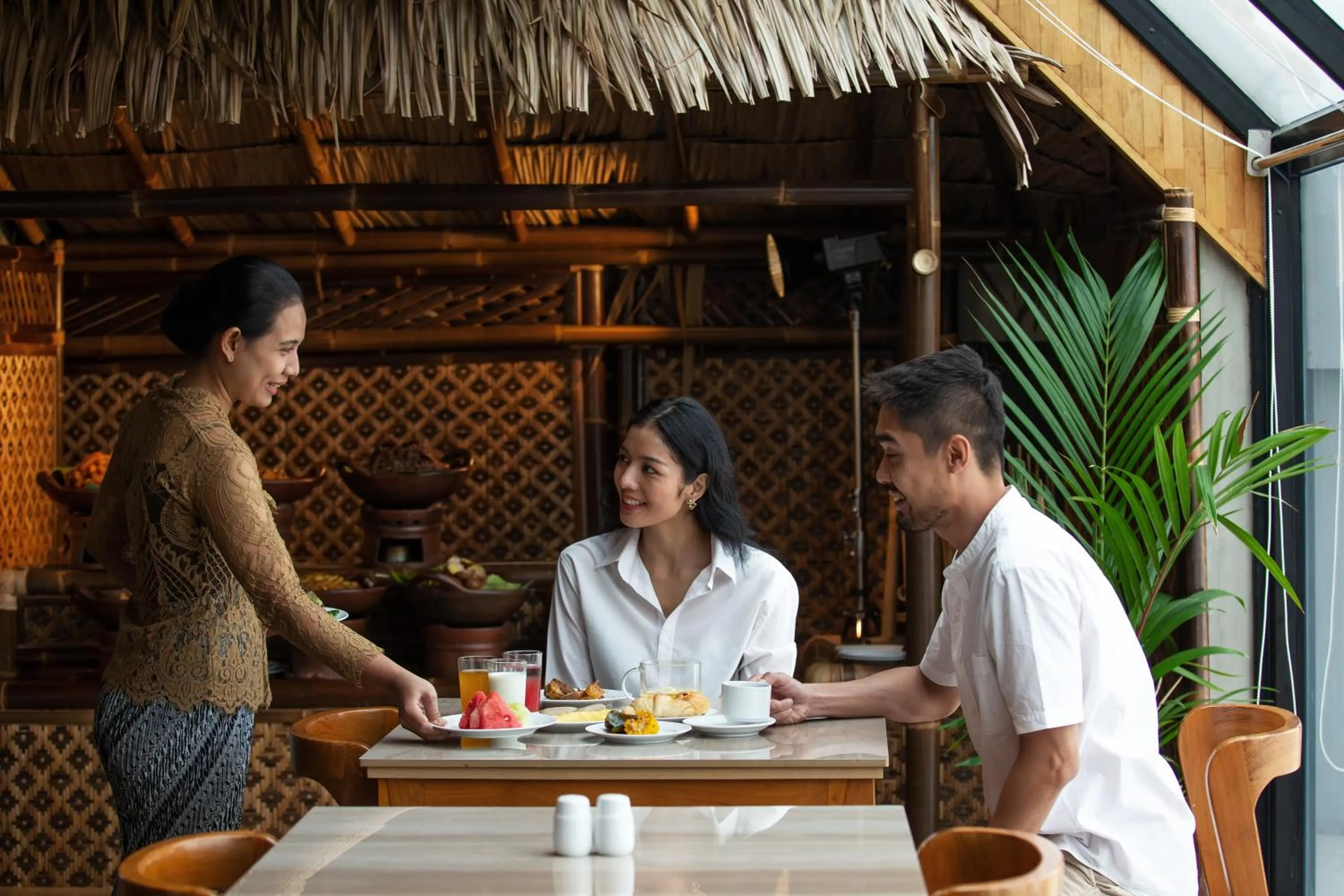 Restaurant/places to eat in Aveta Hotel Malioboro