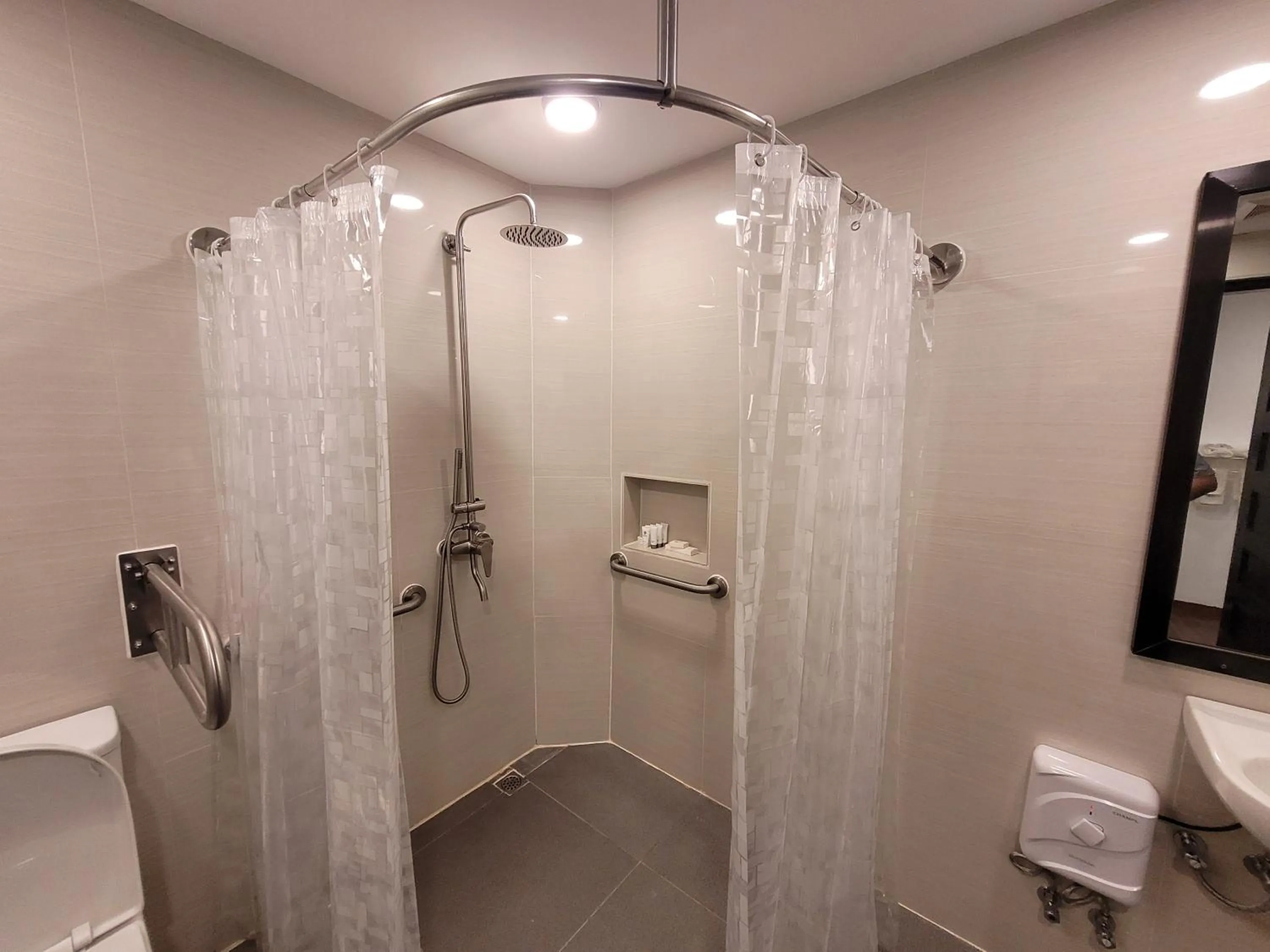 Bathroom in Fernvale Leisure Club and Resort