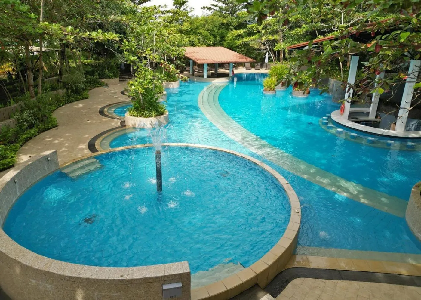 Swimming pool in Fernvale Leisure Club and Resort
