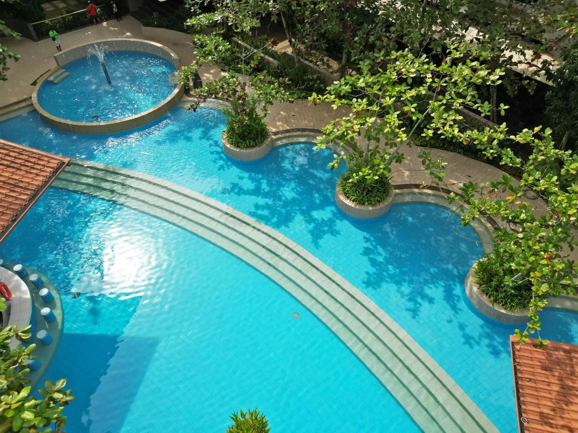 Swimming pool in Fernvale Leisure Club and Resort
