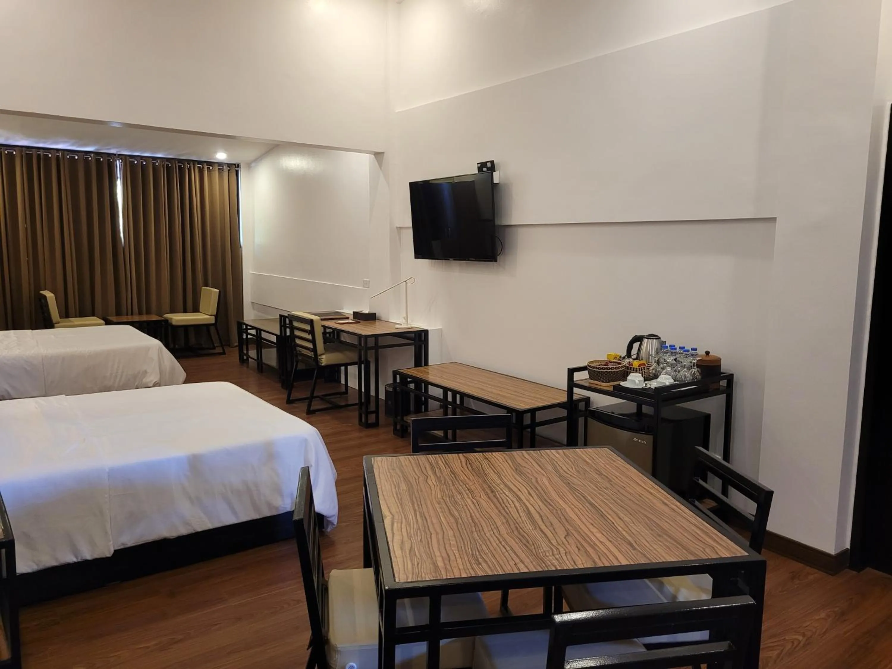 Living room, Bed in Fernvale Leisure Club and Resort