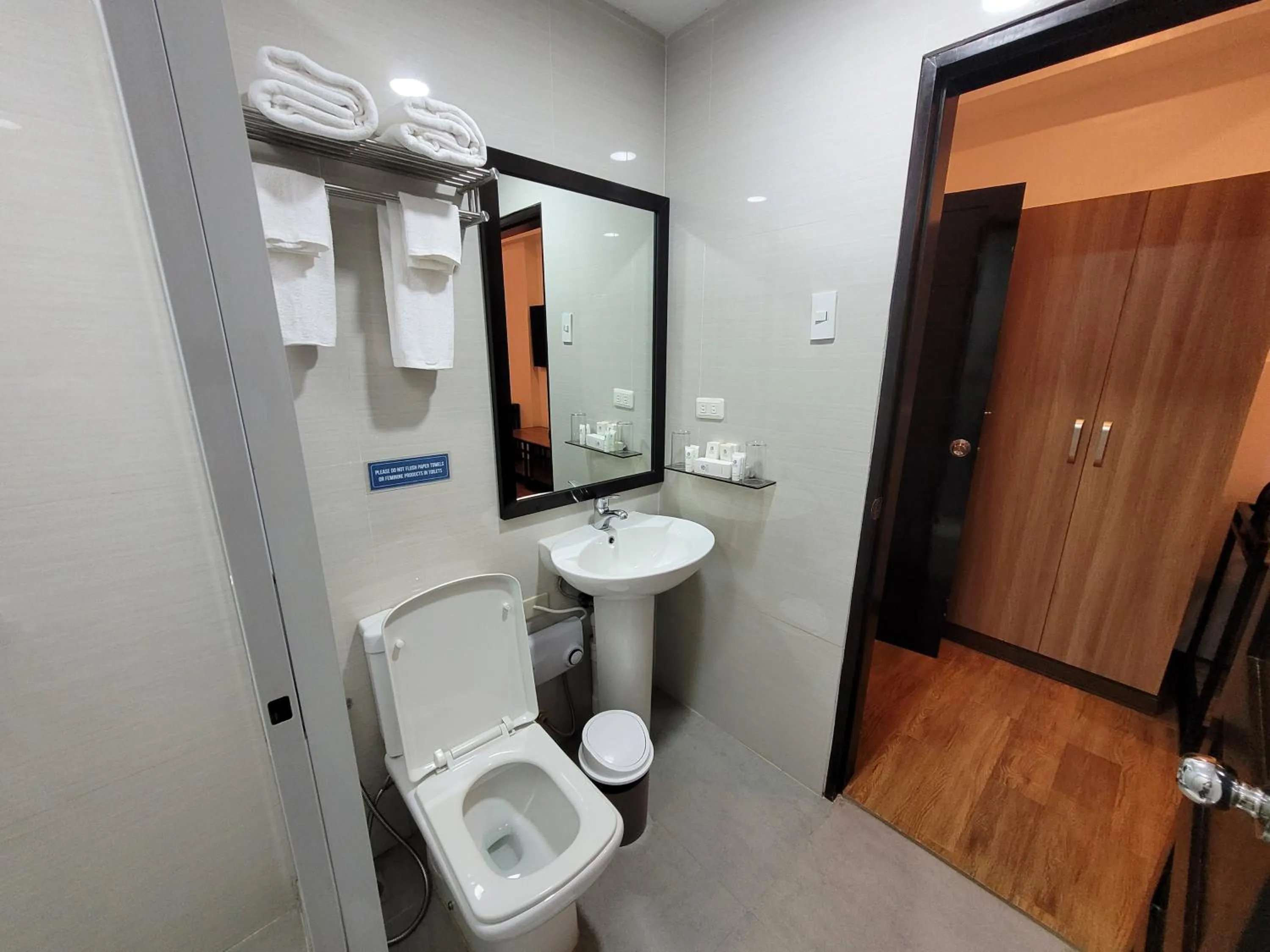 Toilet in Fernvale Leisure Club and Resort