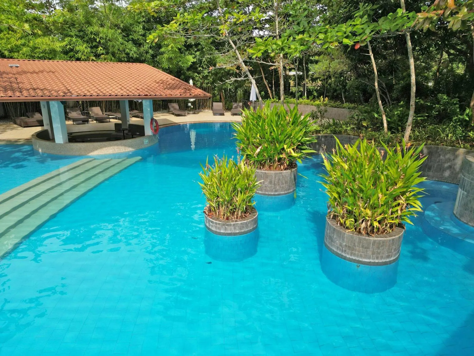 Swimming pool in Fernvale Leisure Club and Resort