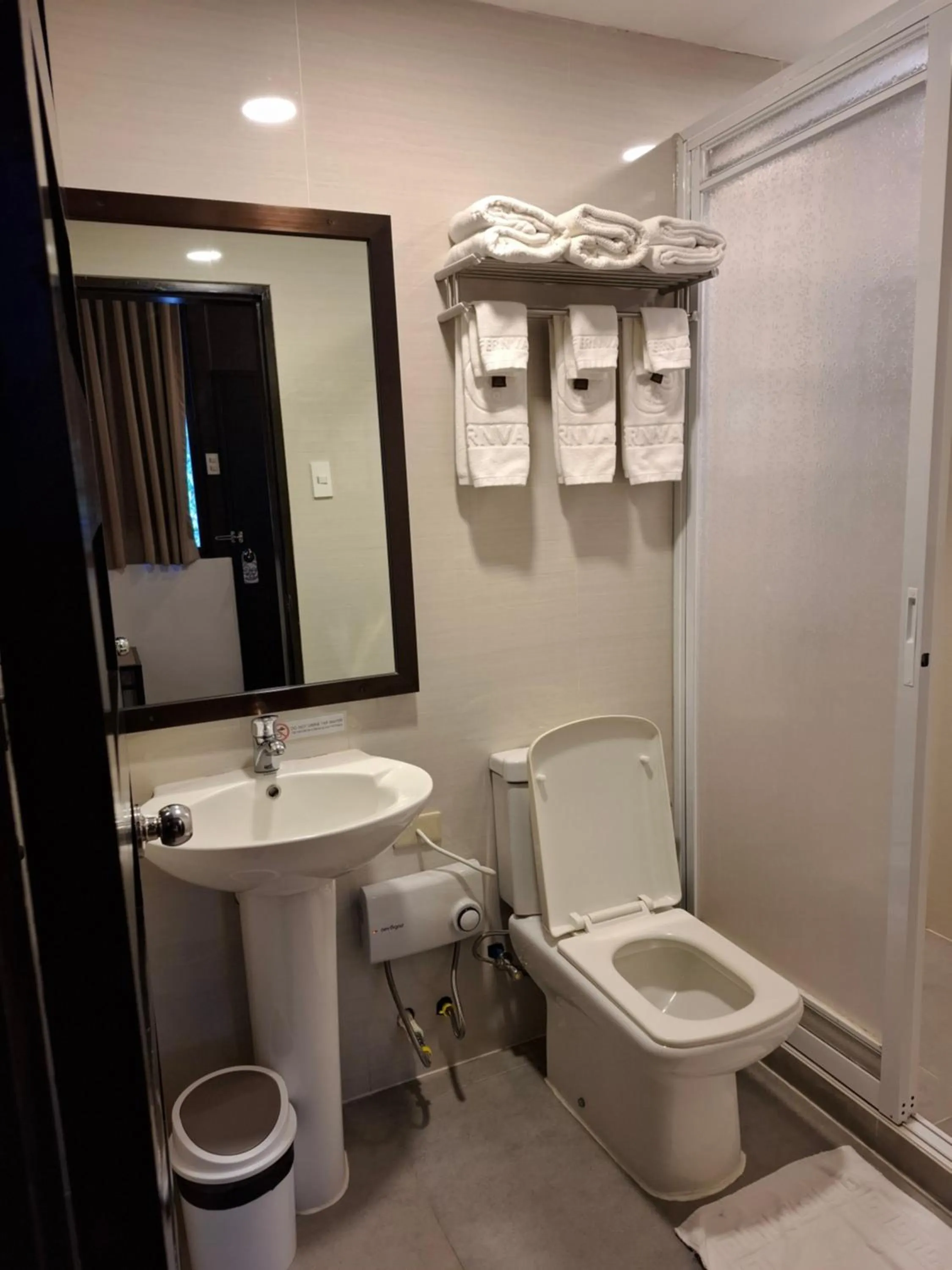 Fernvale Leisure Club and Resort