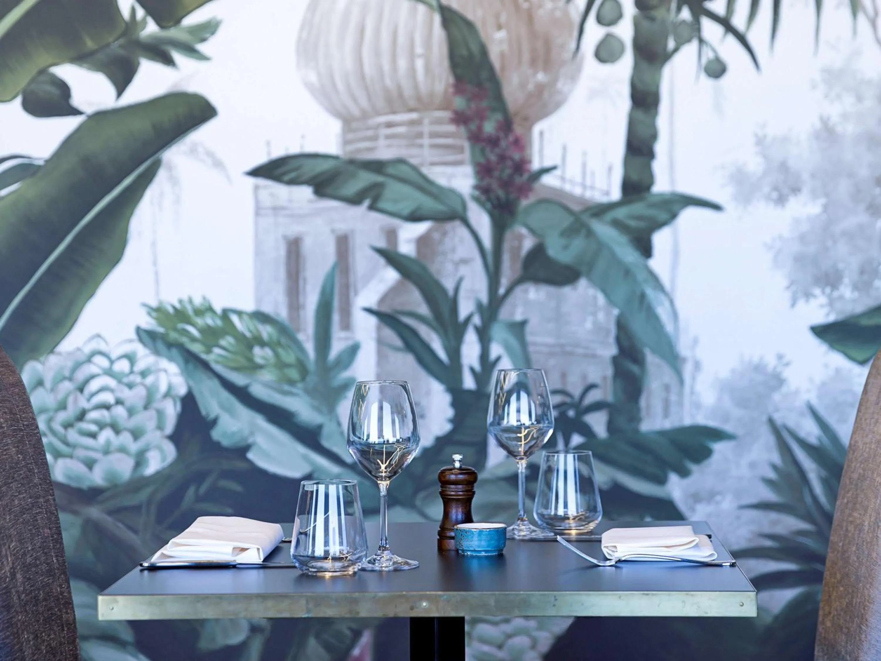 Restaurant/places to eat in Mövenpick Hotel Wellington