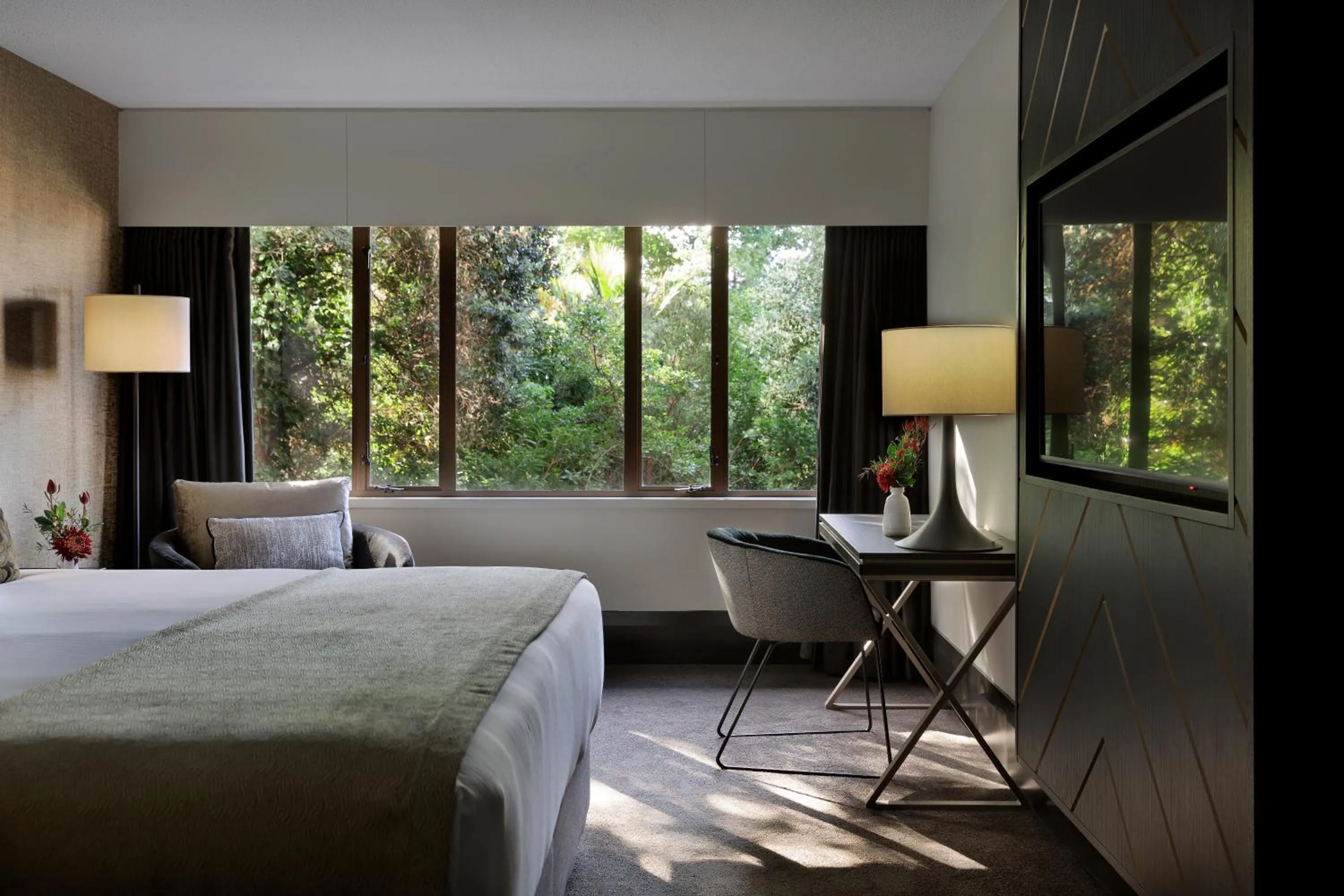 Bedroom, Bed in Mövenpick Hotel Wellington