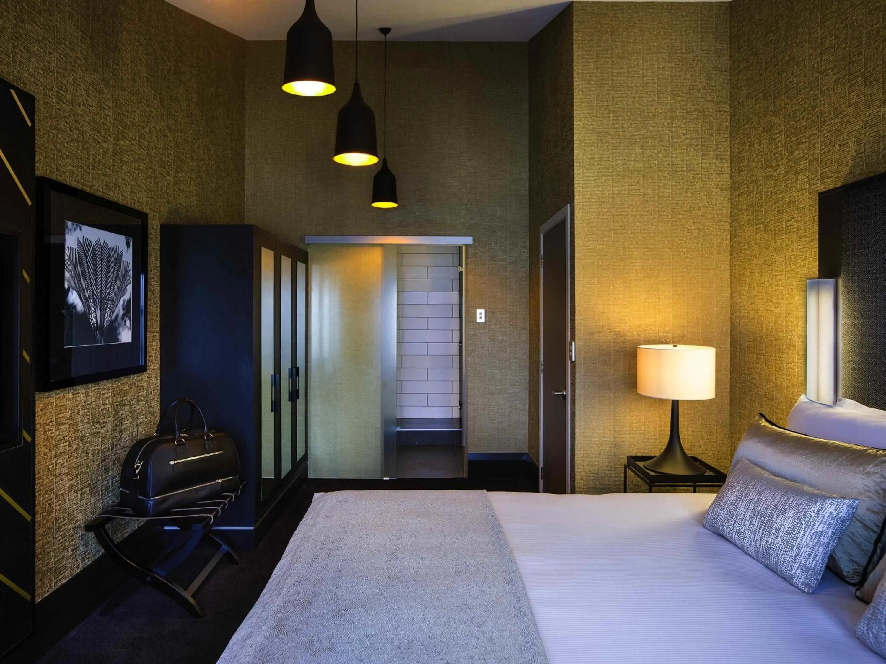 Bedroom, Bed in Mövenpick Hotel Wellington