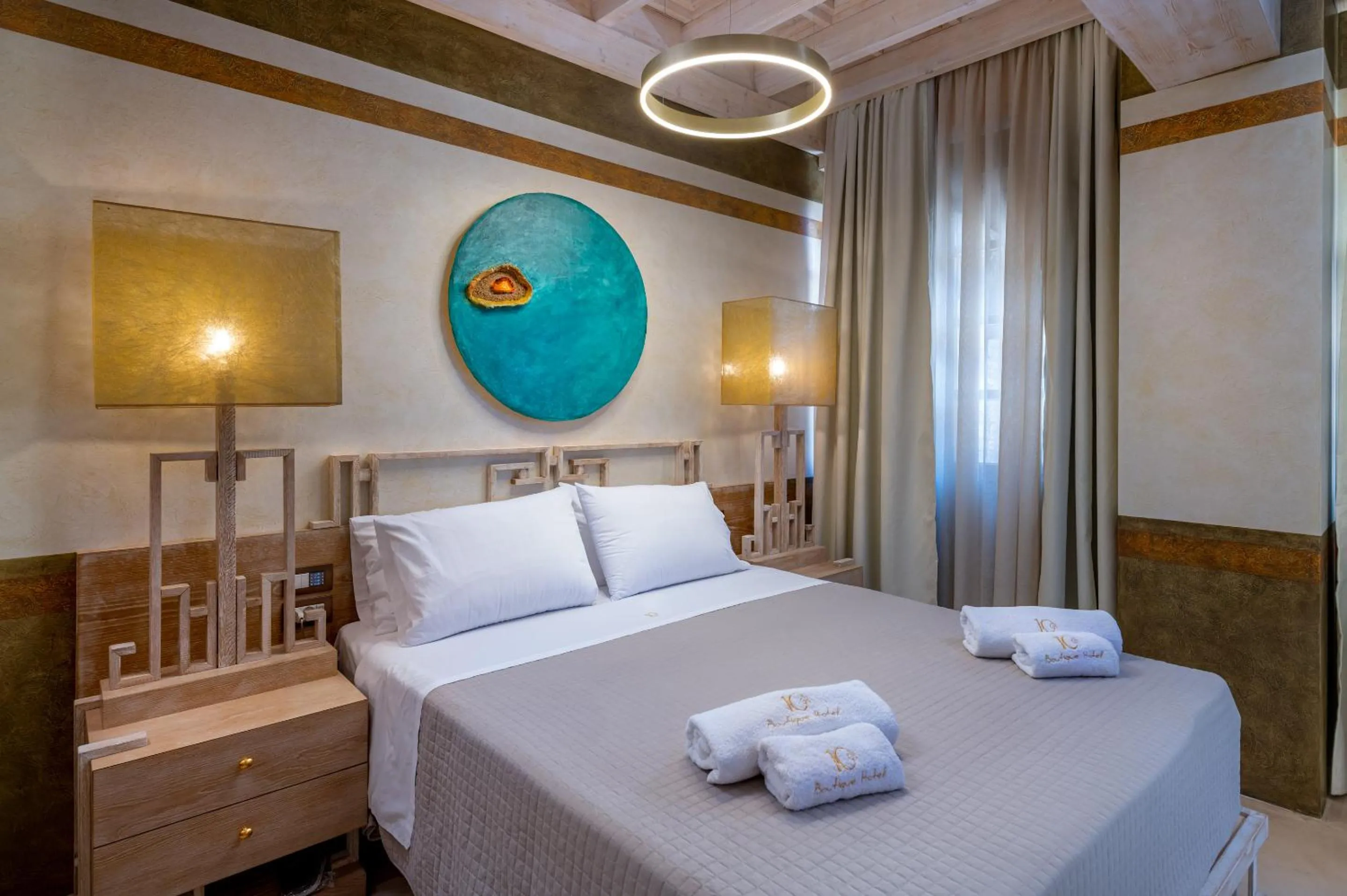 Bed in 10GR Boutique Hotel & Wine Bar