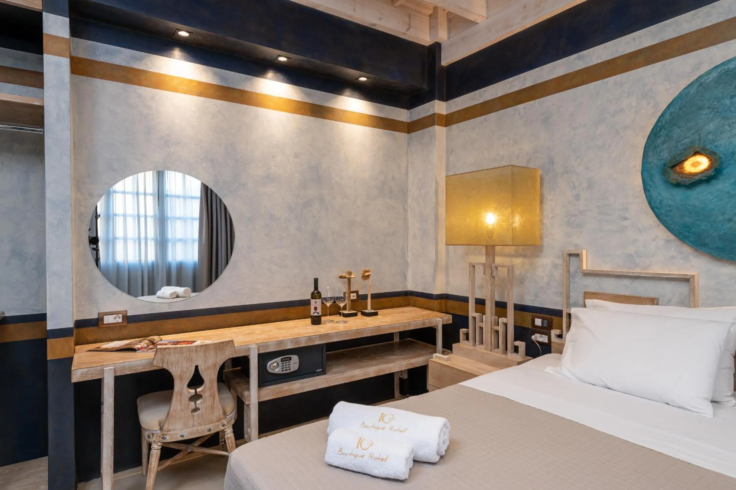 Bed in 10GR Boutique Hotel & Wine Bar