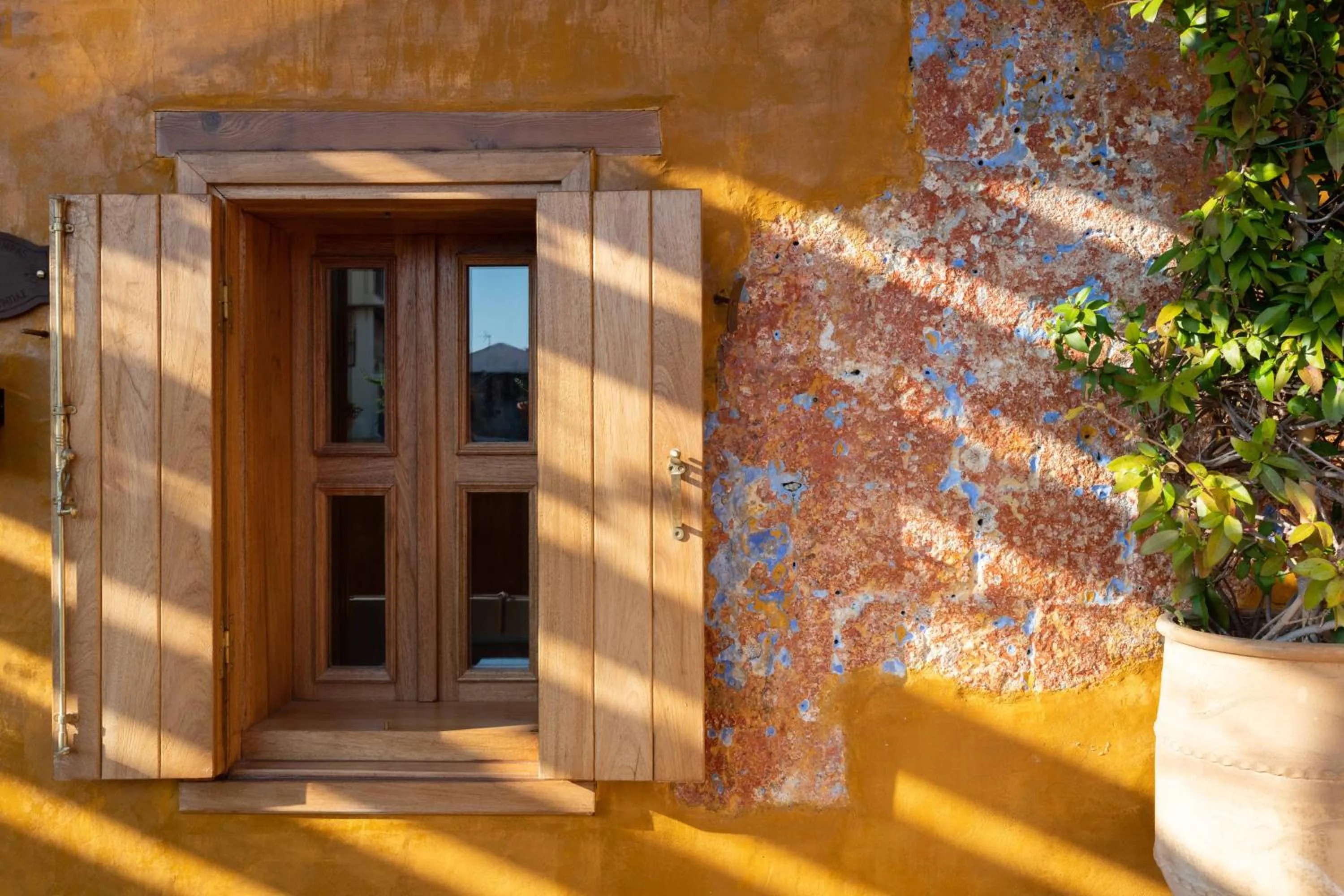 Decorative detail in 10GR Boutique Hotel & Wine Bar