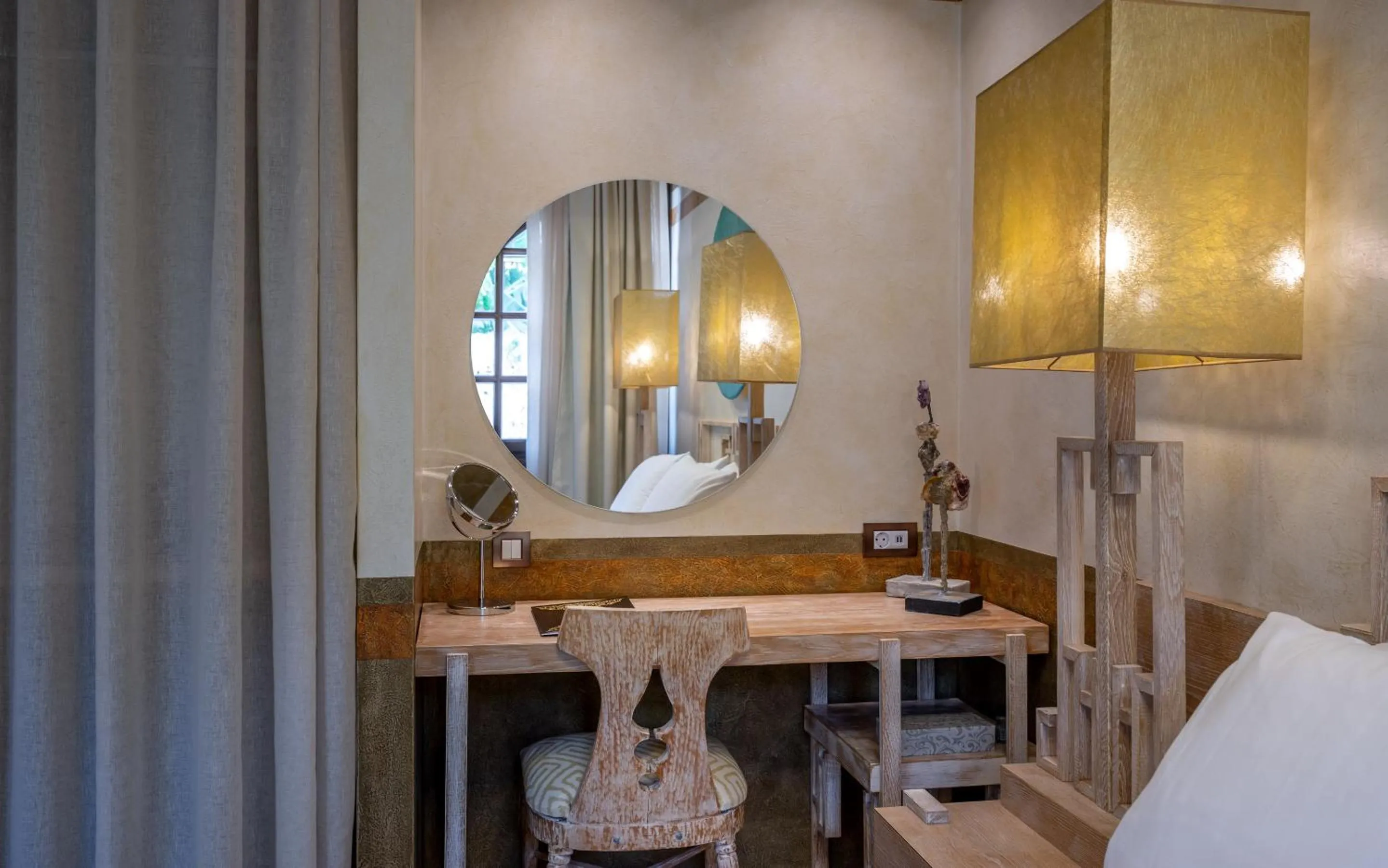 Decorative detail in 10GR Boutique Hotel & Wine Bar