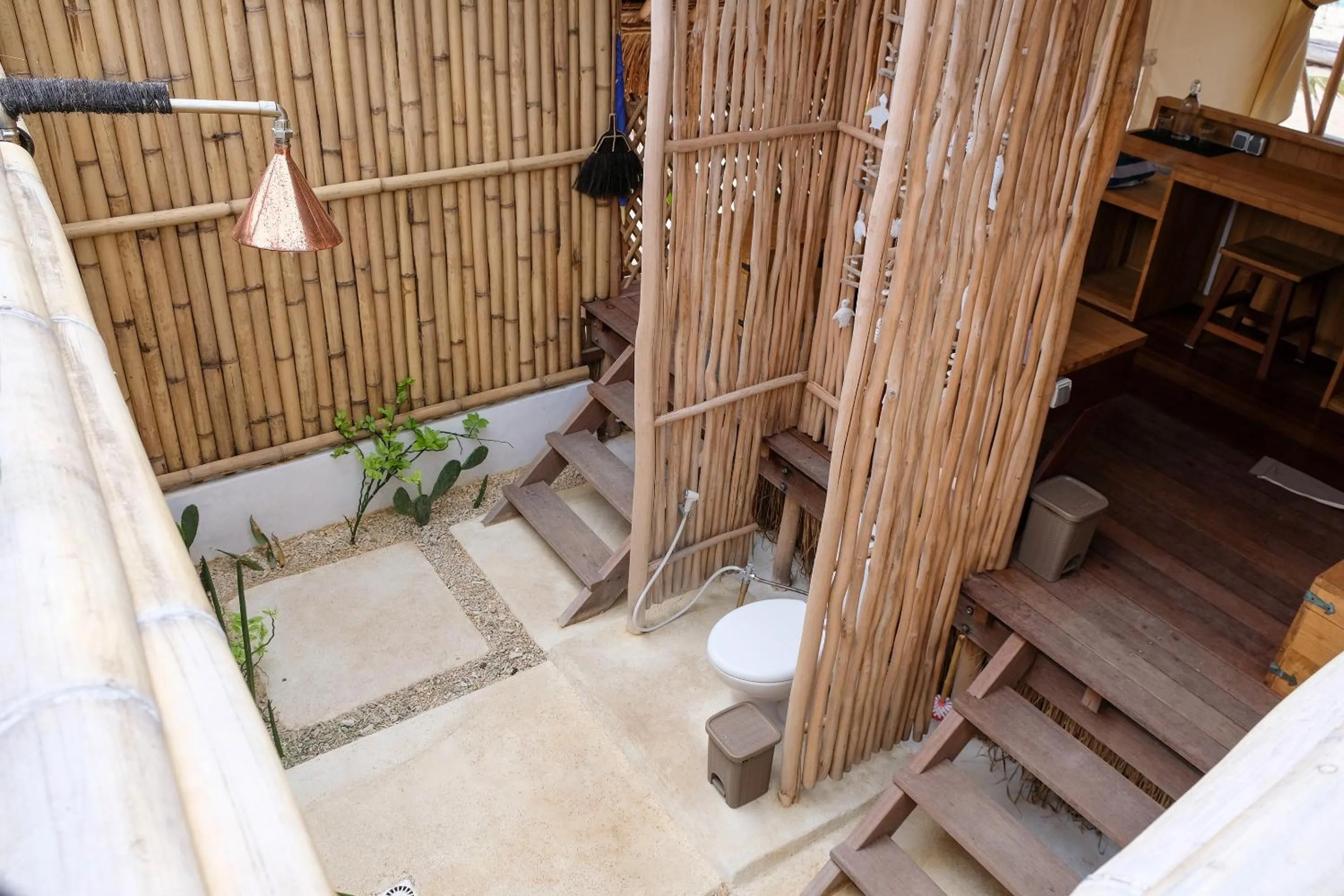 Le Pirate Island - Adults Only