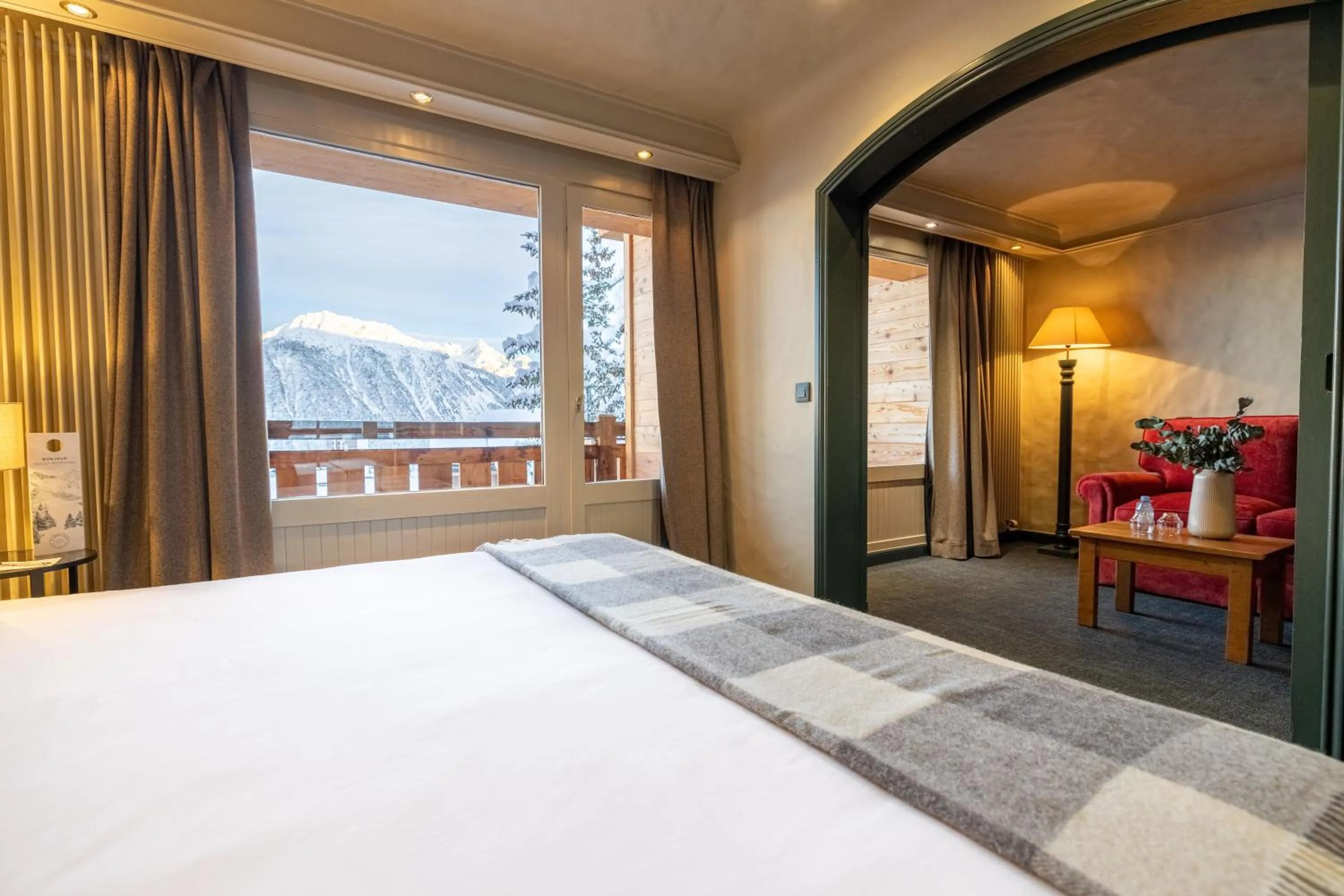 Bedroom, Bed in Grand Hôtel Courchevel 1850