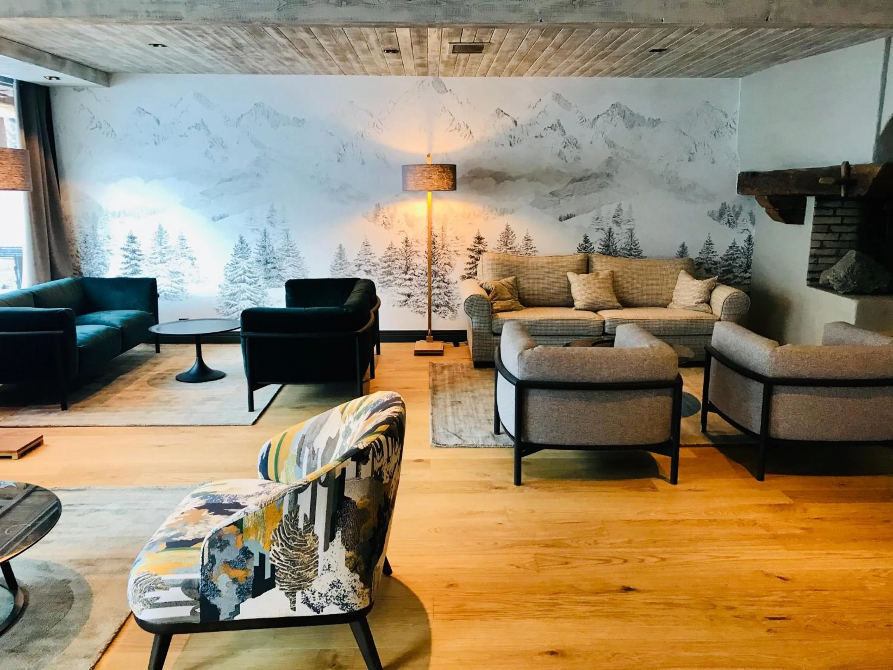 Lounge or bar in Grand Hôtel Courchevel 1850